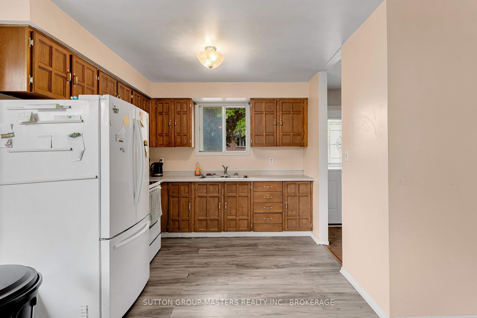 Photo 7 of 150 Dauphin Avenue, Kingston, Rideau — HOMEH