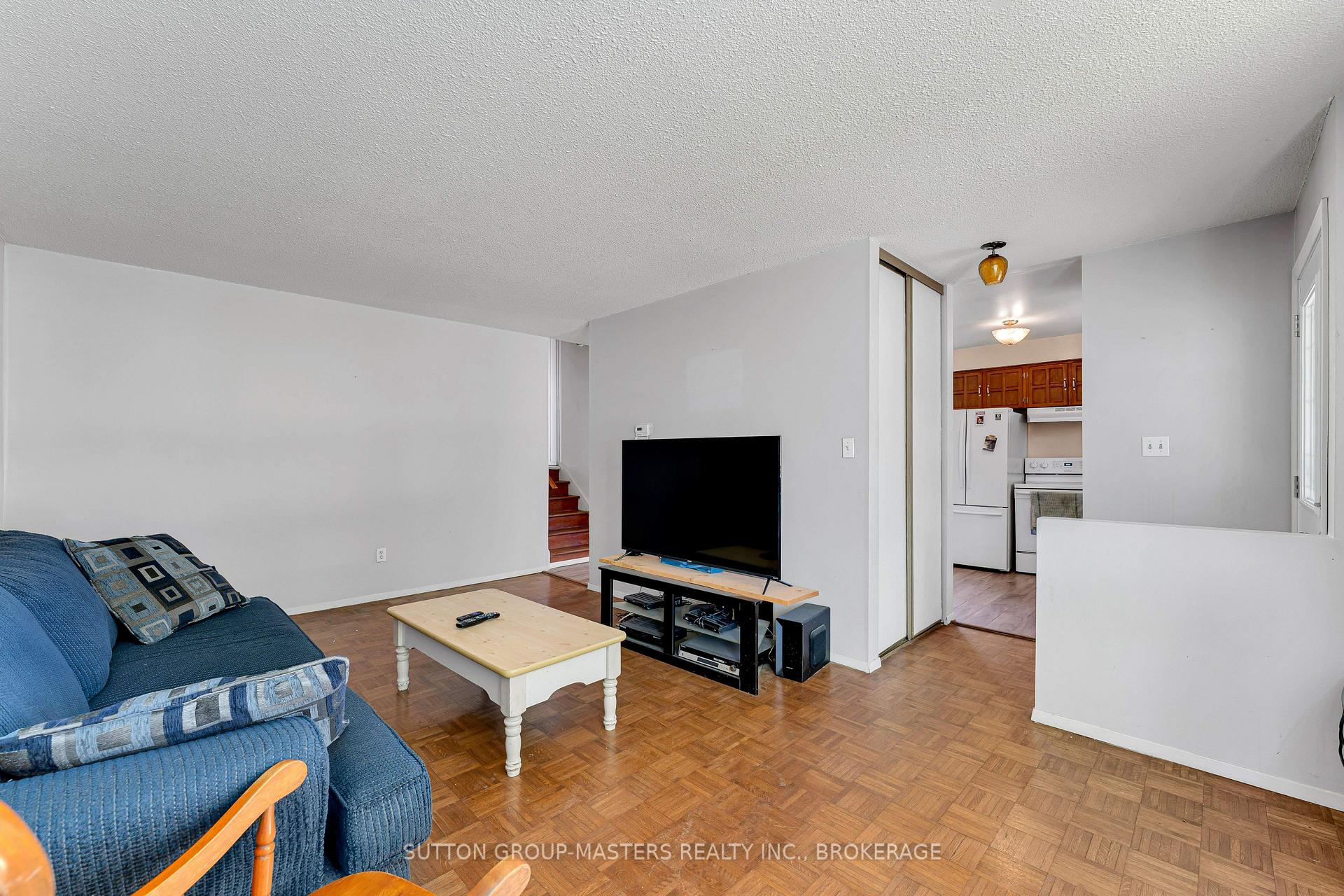 Photo 8 of 150 Dauphin Avenue, Kingston, Rideau — HOMEH