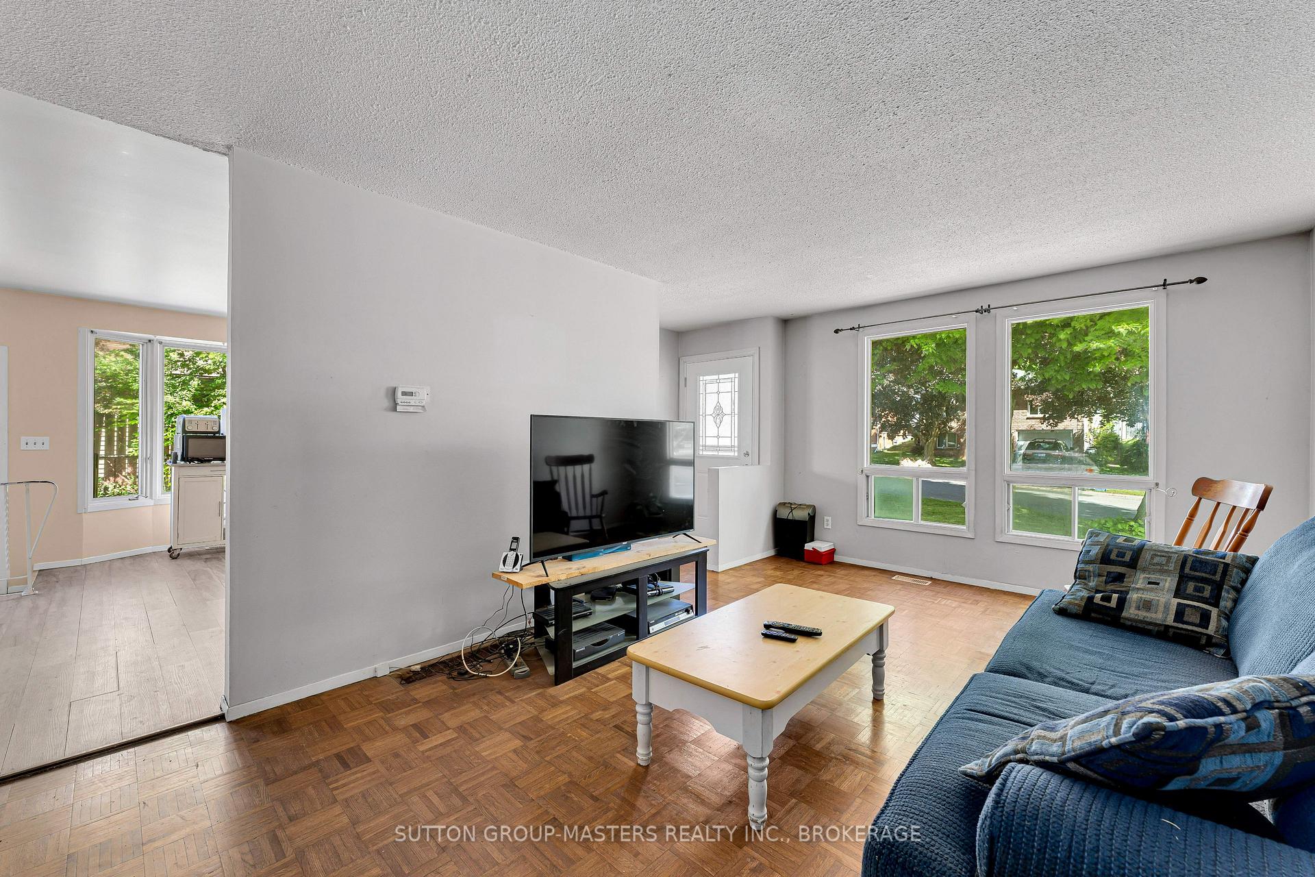 Photo 10 of 150 Dauphin Avenue, Kingston, Rideau — HOMEH