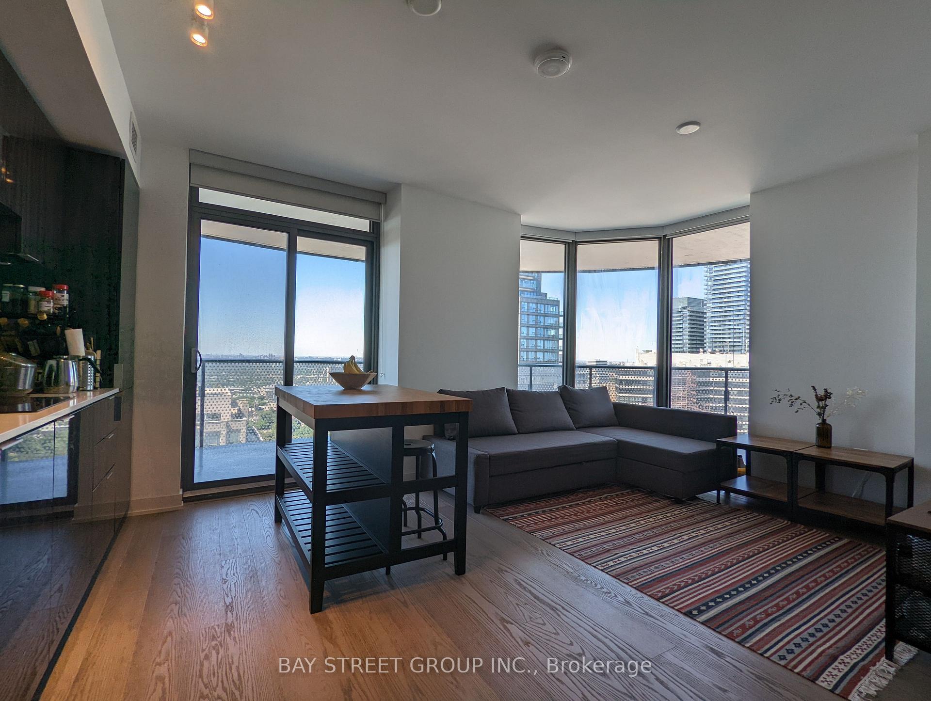 Photo 2 of Unit 3308, 11 Wellesley St W Avenue, Toronto, Bay Street Corridor — HOMEH
