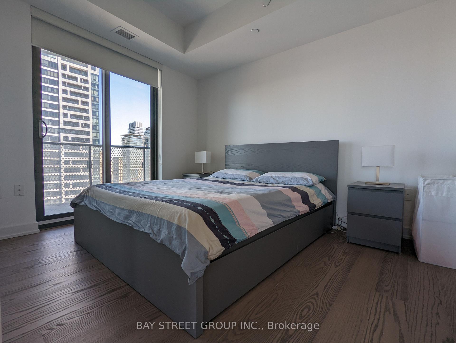 Photo 3 of Unit 3308, 11 Wellesley St W Avenue, Toronto, Bay Street Corridor — HOMEH