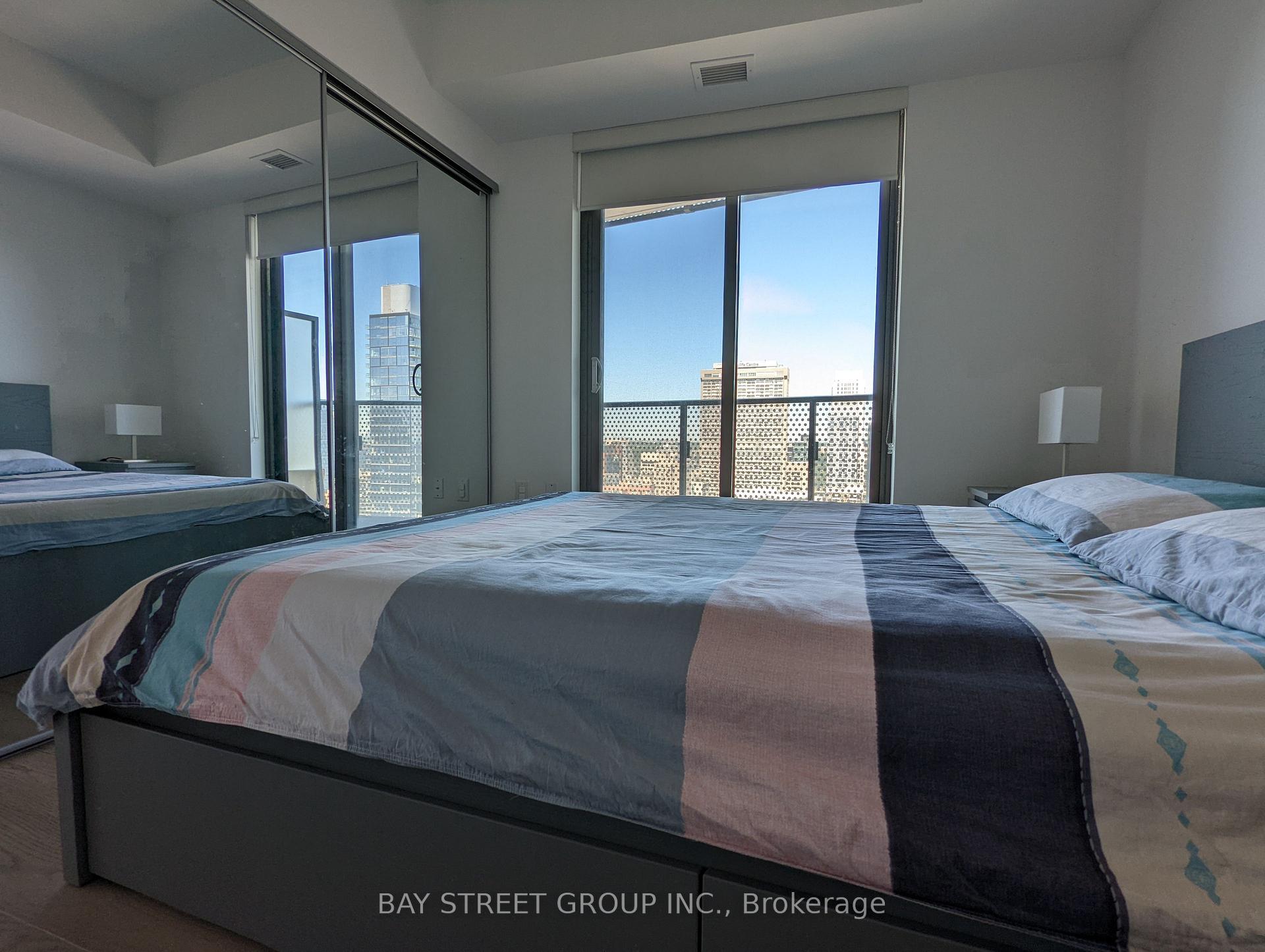 Photo 5 of Unit 3308, 11 Wellesley St W Avenue, Toronto, Bay Street Corridor — HOMEH