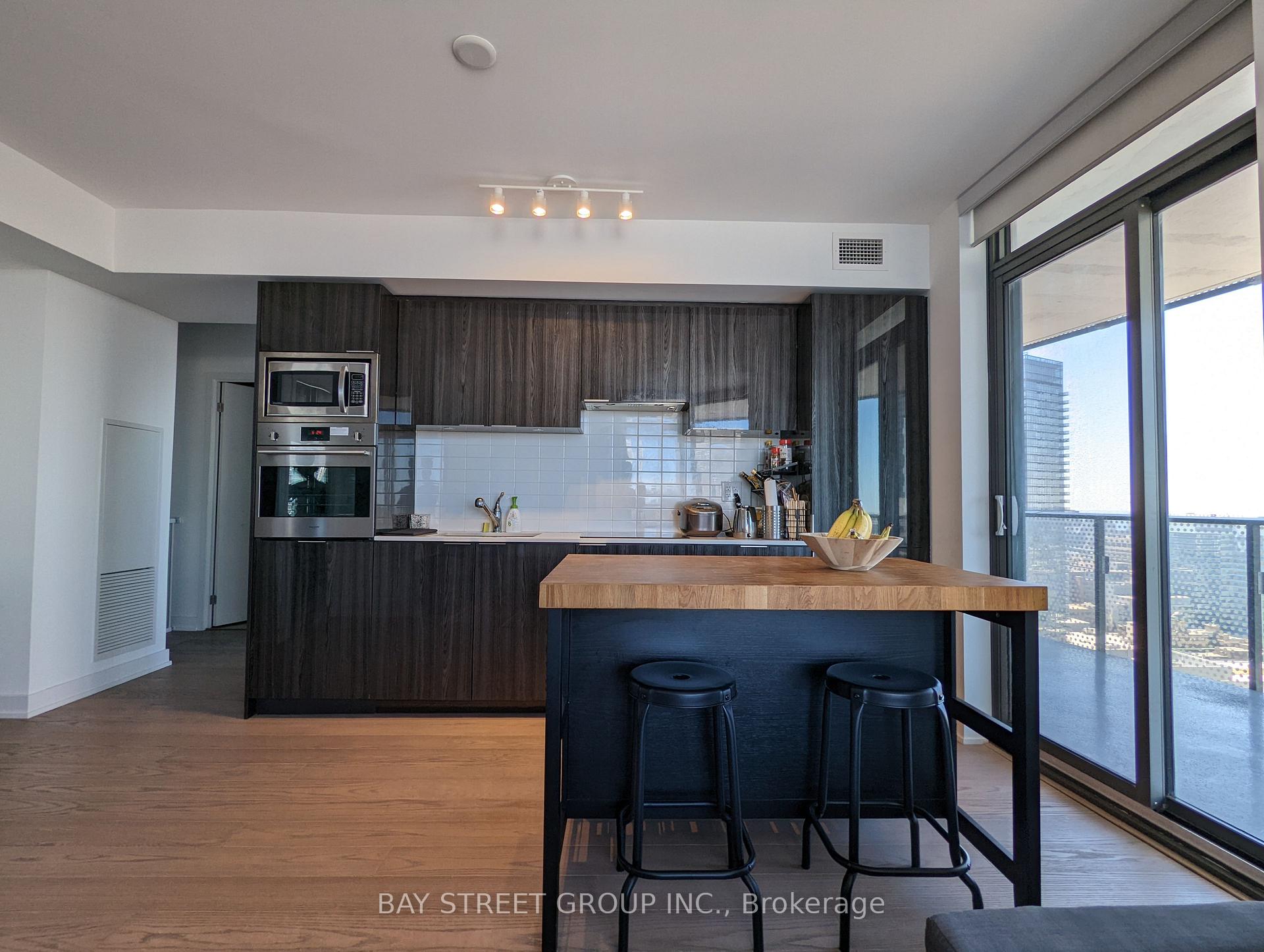 Photo 6 of Unit 3308, 11 Wellesley St W Avenue, Toronto, Bay Street Corridor — HOMEH