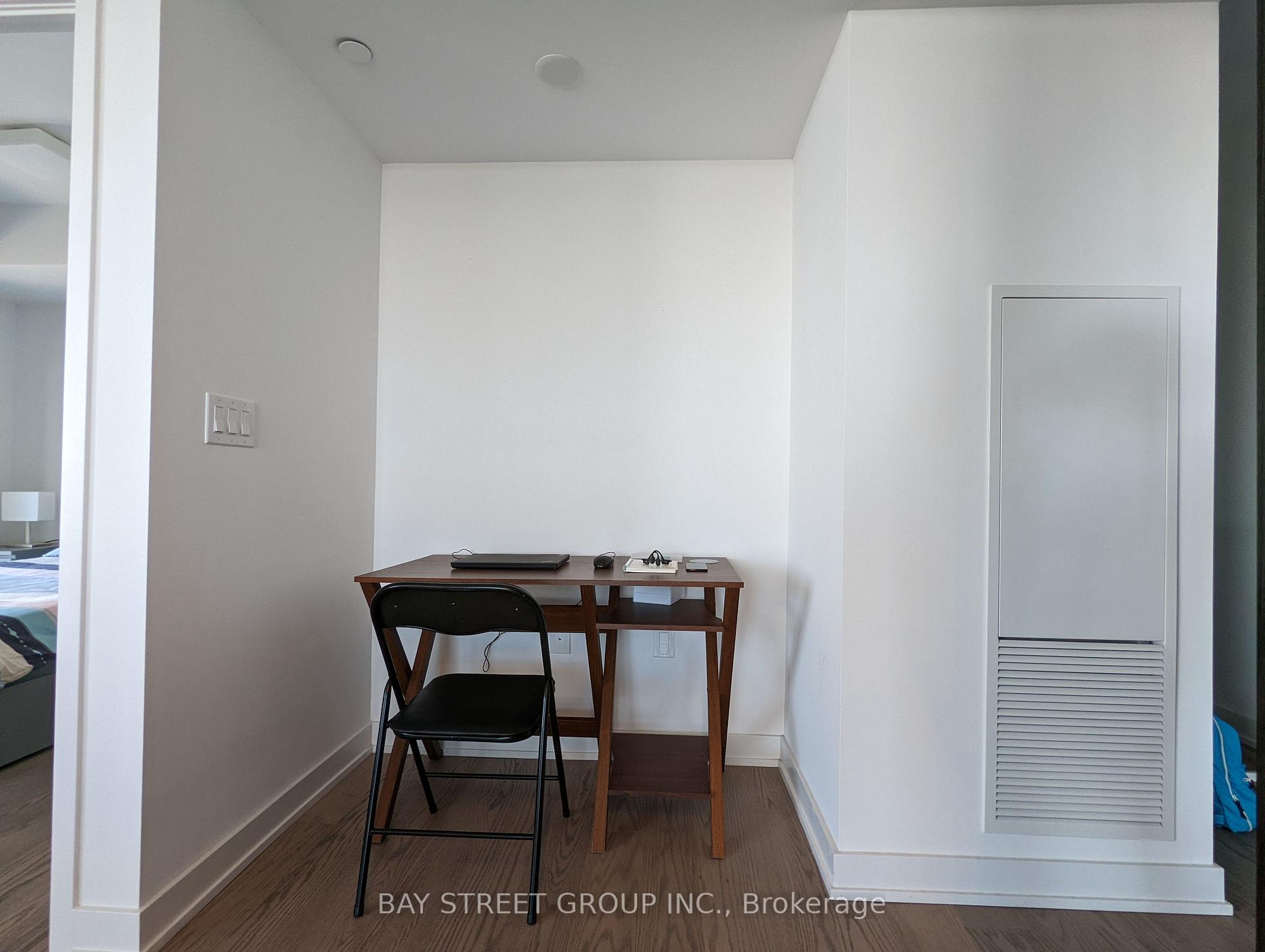 Photo 8 of Unit 3308, 11 Wellesley St W Avenue, Toronto, Bay Street Corridor — HOMEH
