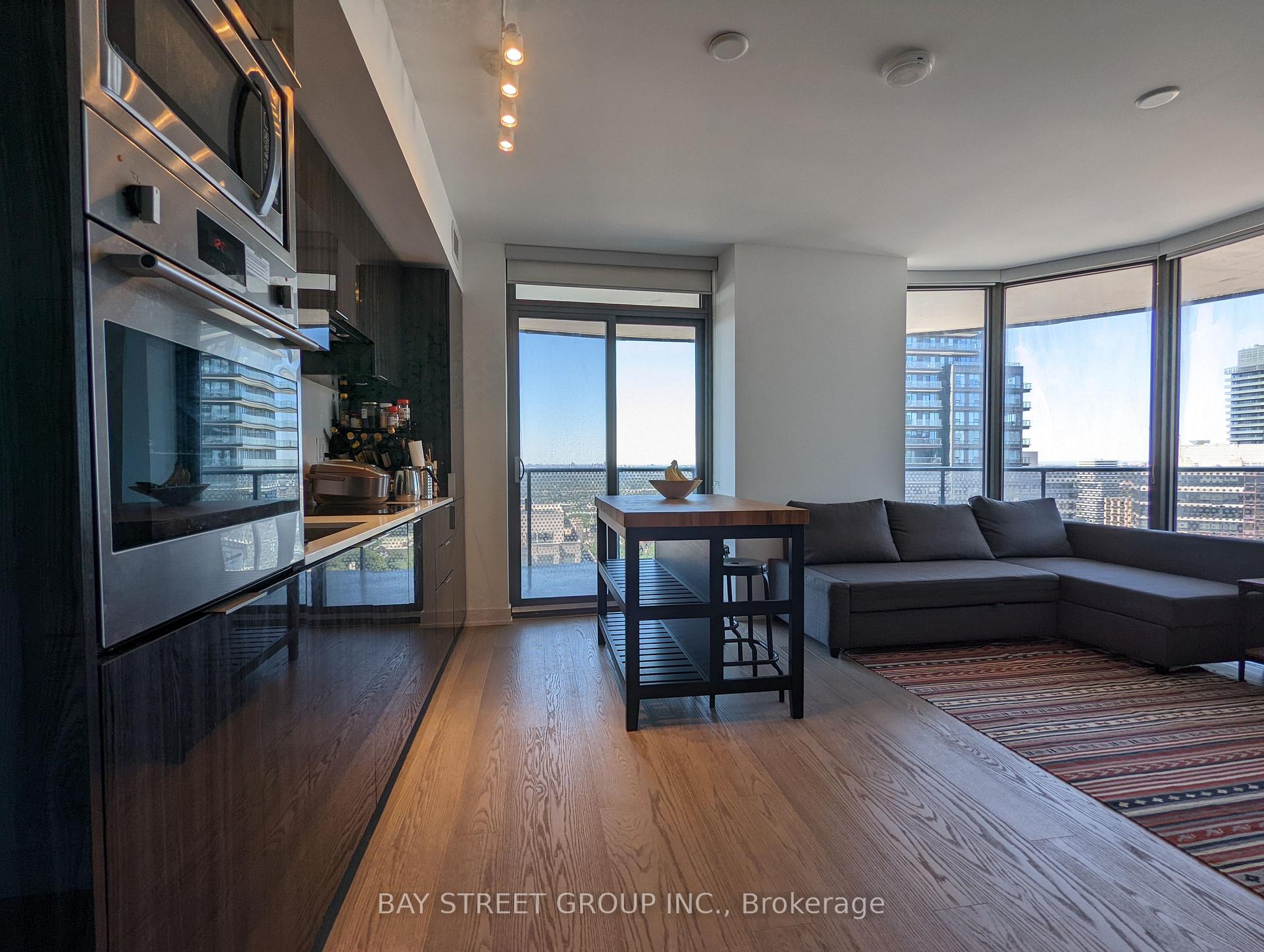 Photo 9 of Unit 3308, 11 Wellesley St W Avenue, Toronto, Bay Street Corridor — HOMEH