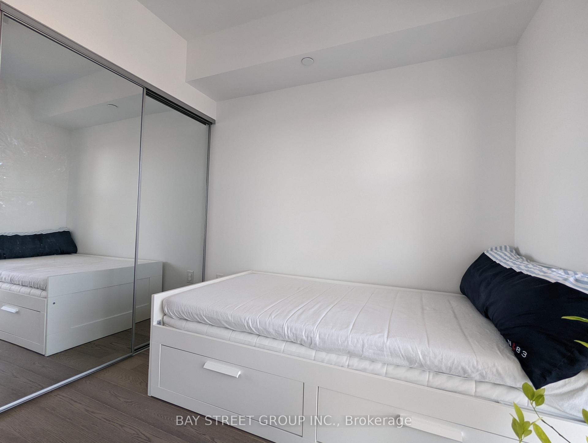 Photo 11 of Unit 3308, 11 Wellesley St W Avenue, Toronto, Bay Street Corridor — HOMEH