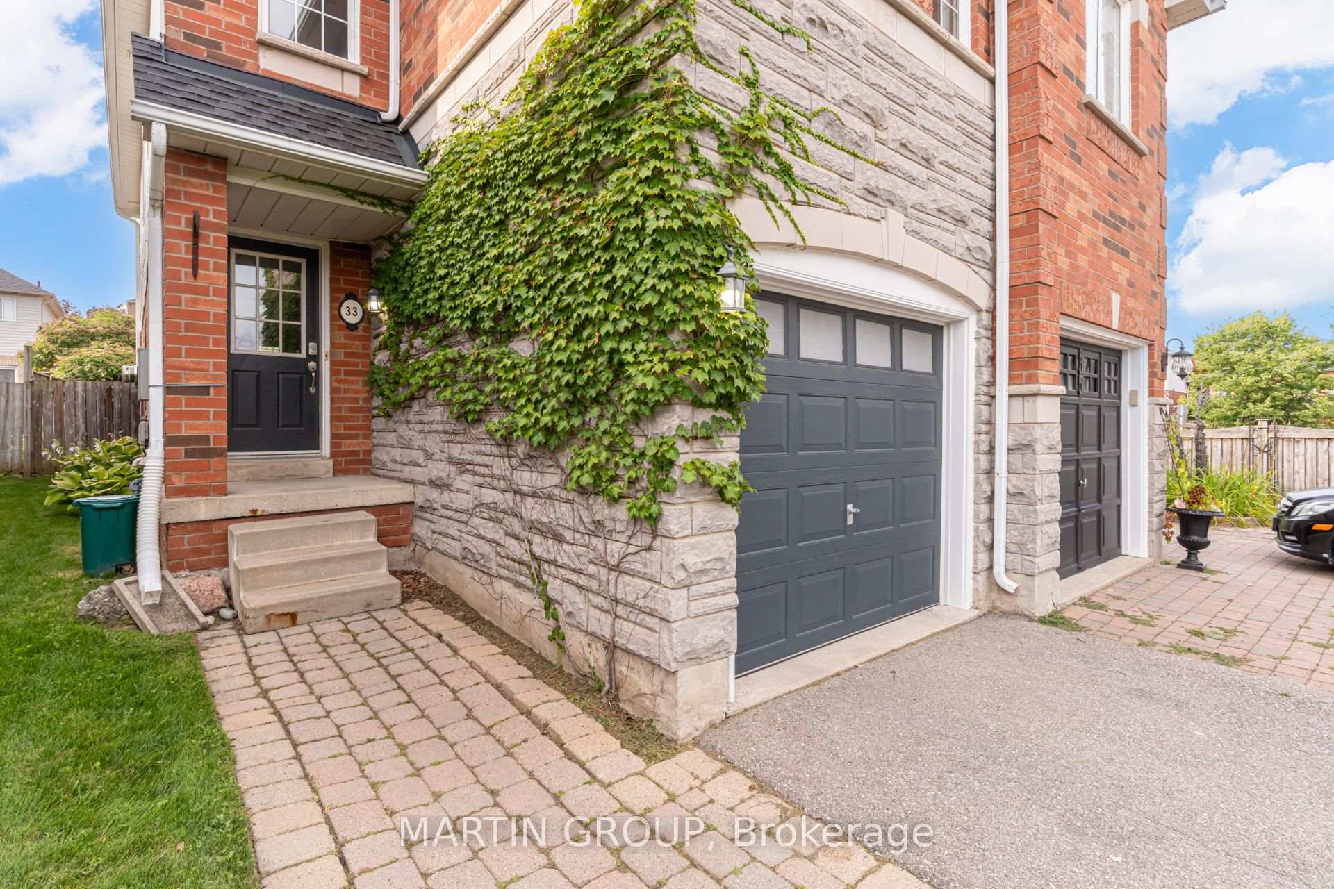 Photo 12 of 33 Slater Court, Hamilton, Waterdown — HOMEH