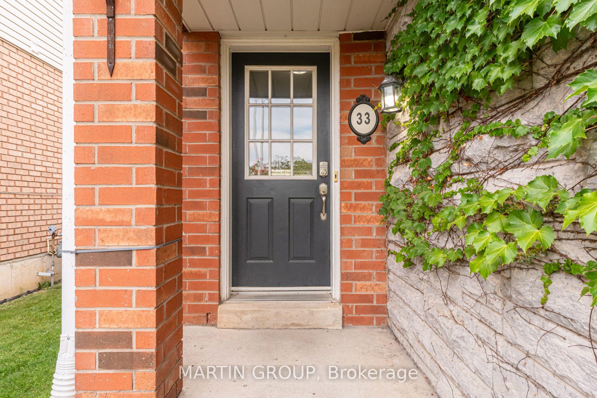 Photo 11 of 33 Slater Court, Hamilton, Waterdown — HOMEH