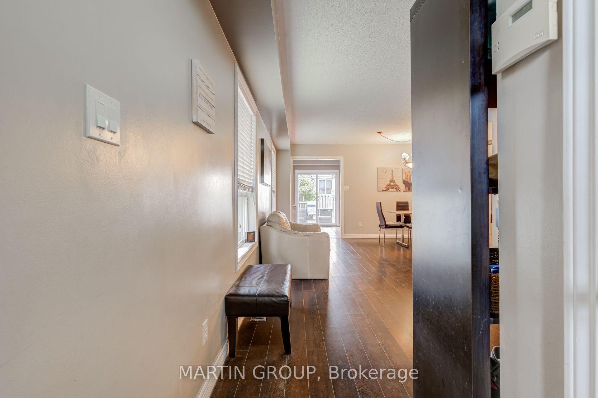 Photo 18 of 33 Slater Court, Hamilton, Waterdown — HOMEH