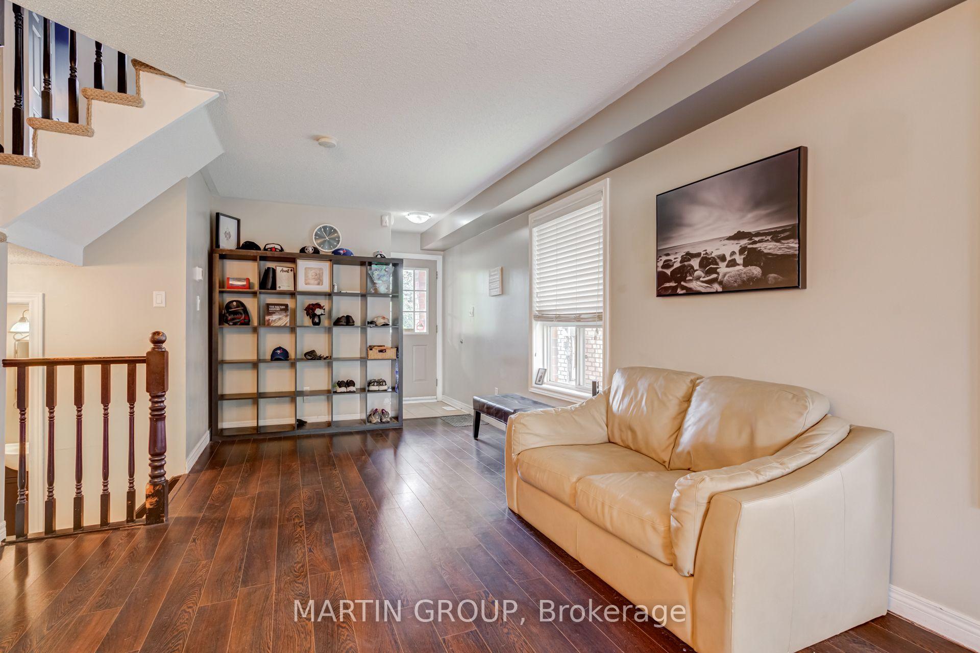 Photo 6 of 33 Slater Court, Hamilton, Waterdown — HOMEH