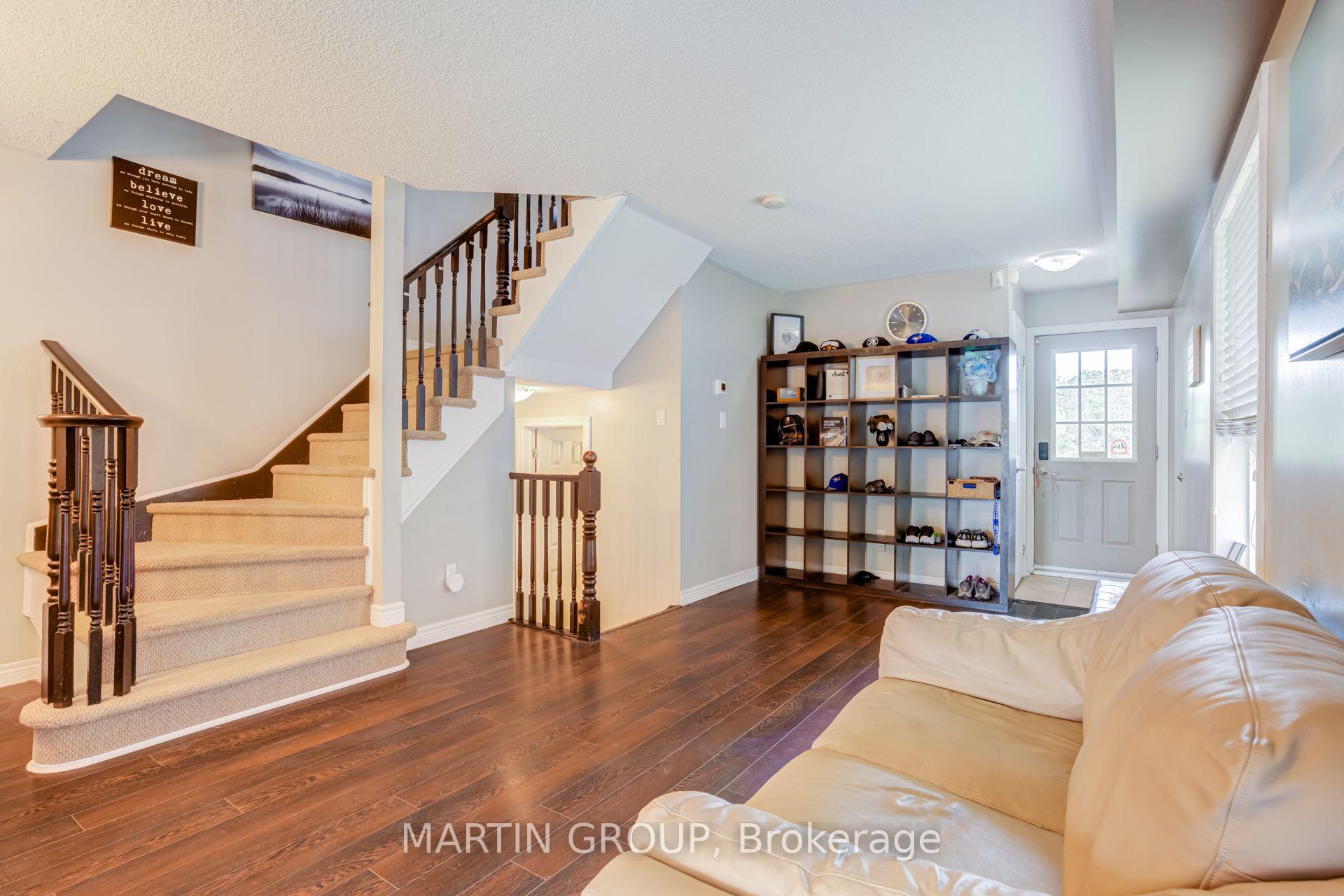 Photo 9 of 33 Slater Court, Hamilton, Waterdown — HOMEH