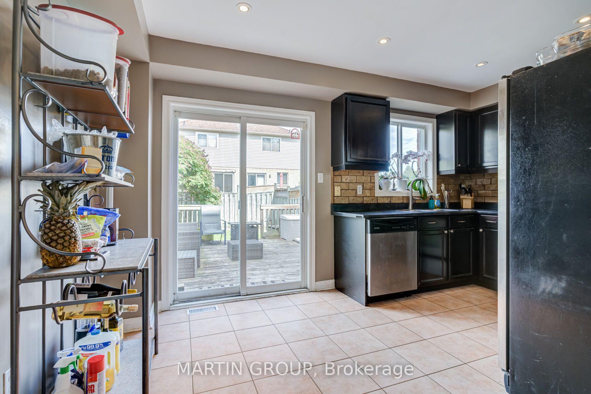 Photo 17 of 33 Slater Court, Hamilton, Waterdown — HOMEH