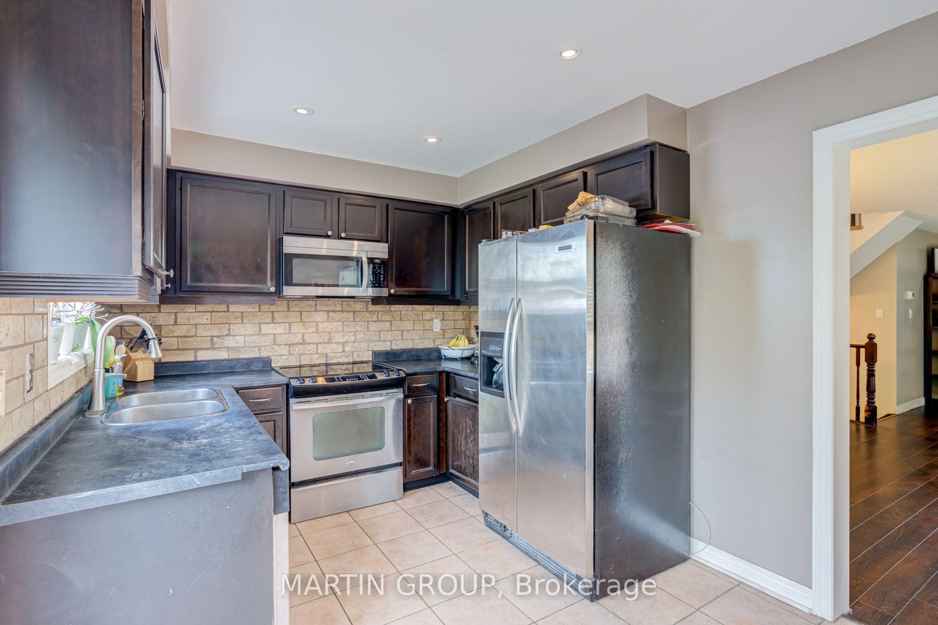 Photo 19 of 33 Slater Court, Hamilton, Waterdown — HOMEH
