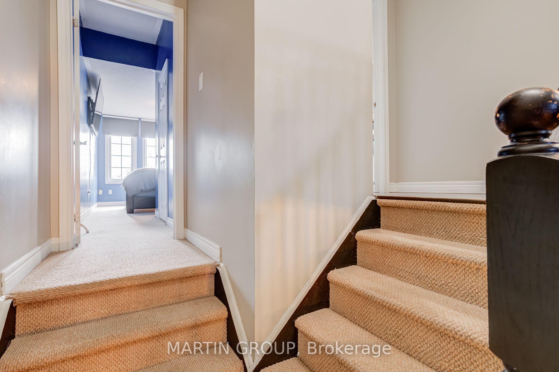 Photo 23 of 33 Slater Court, Hamilton, Waterdown — HOMEH
