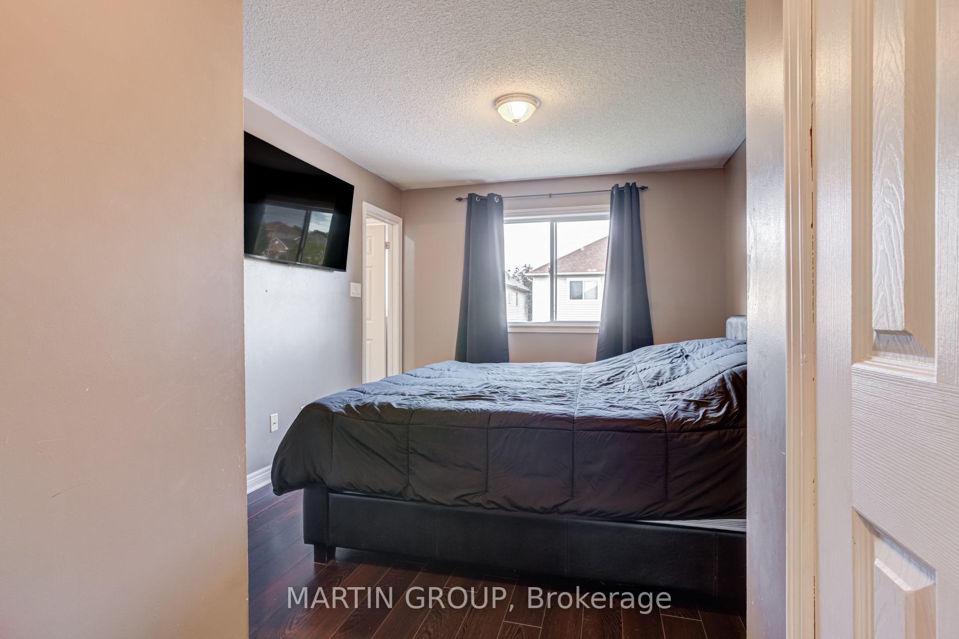 Photo 30 of 33 Slater Court, Hamilton, Waterdown — HOMEH