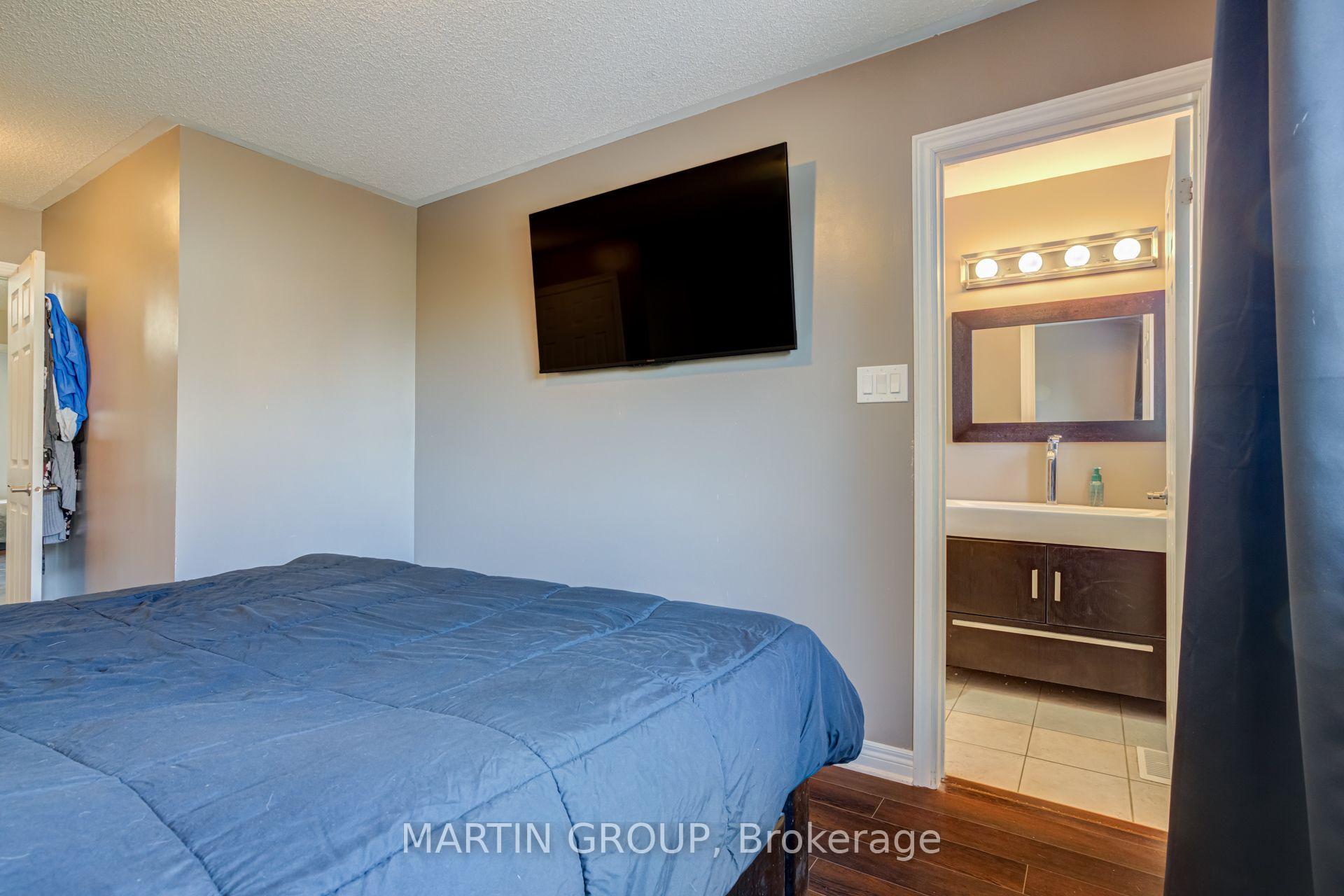 Photo 32 of 33 Slater Court, Hamilton, Waterdown — HOMEH
