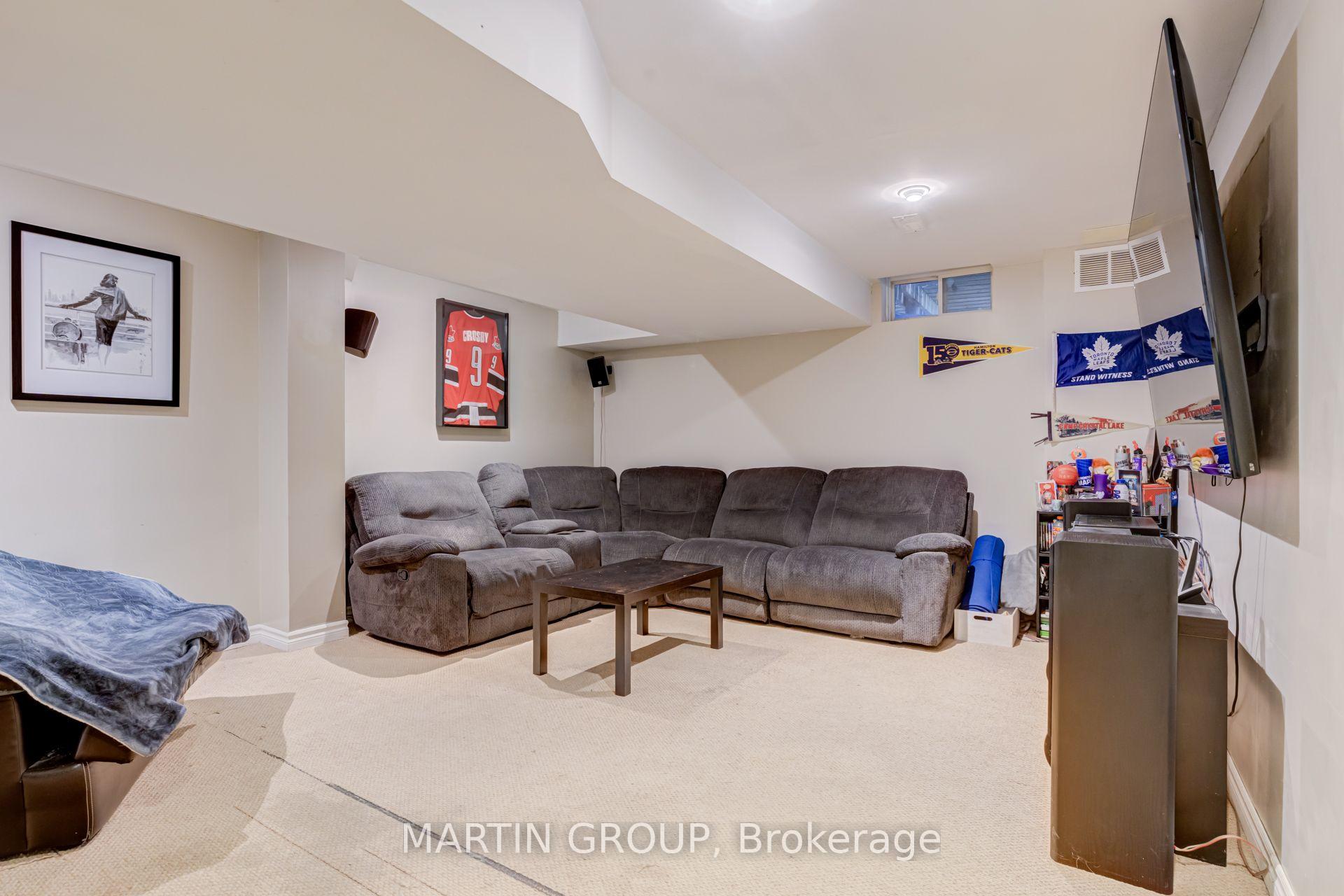 Photo 42 of 33 Slater Court, Hamilton, Waterdown — HOMEH