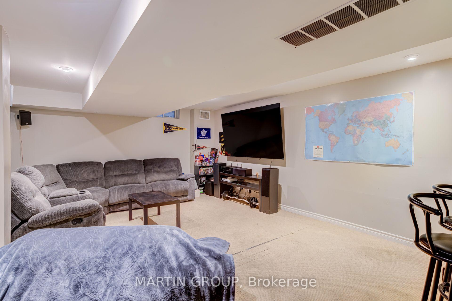 Photo 43 of 33 Slater Court, Hamilton, Waterdown — HOMEH
