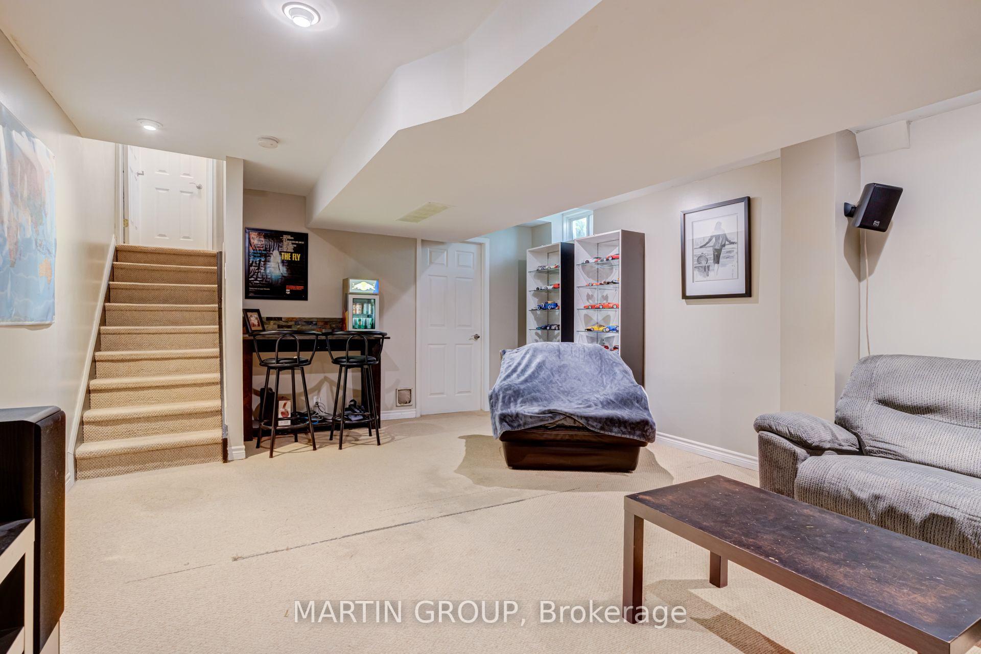 Photo 44 of 33 Slater Court, Hamilton, Waterdown — HOMEH