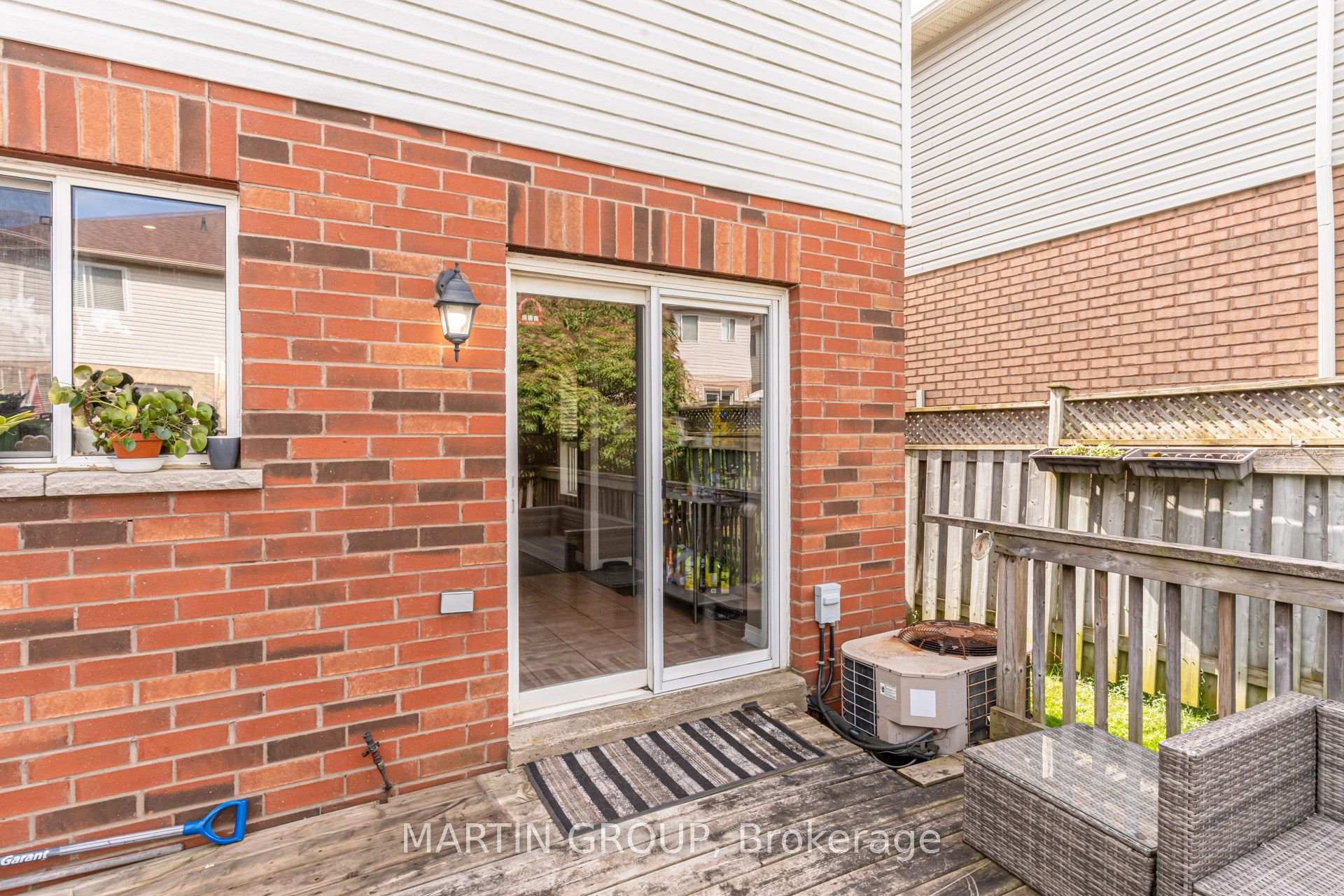 Photo 47 of 33 Slater Court, Hamilton, Waterdown — HOMEH