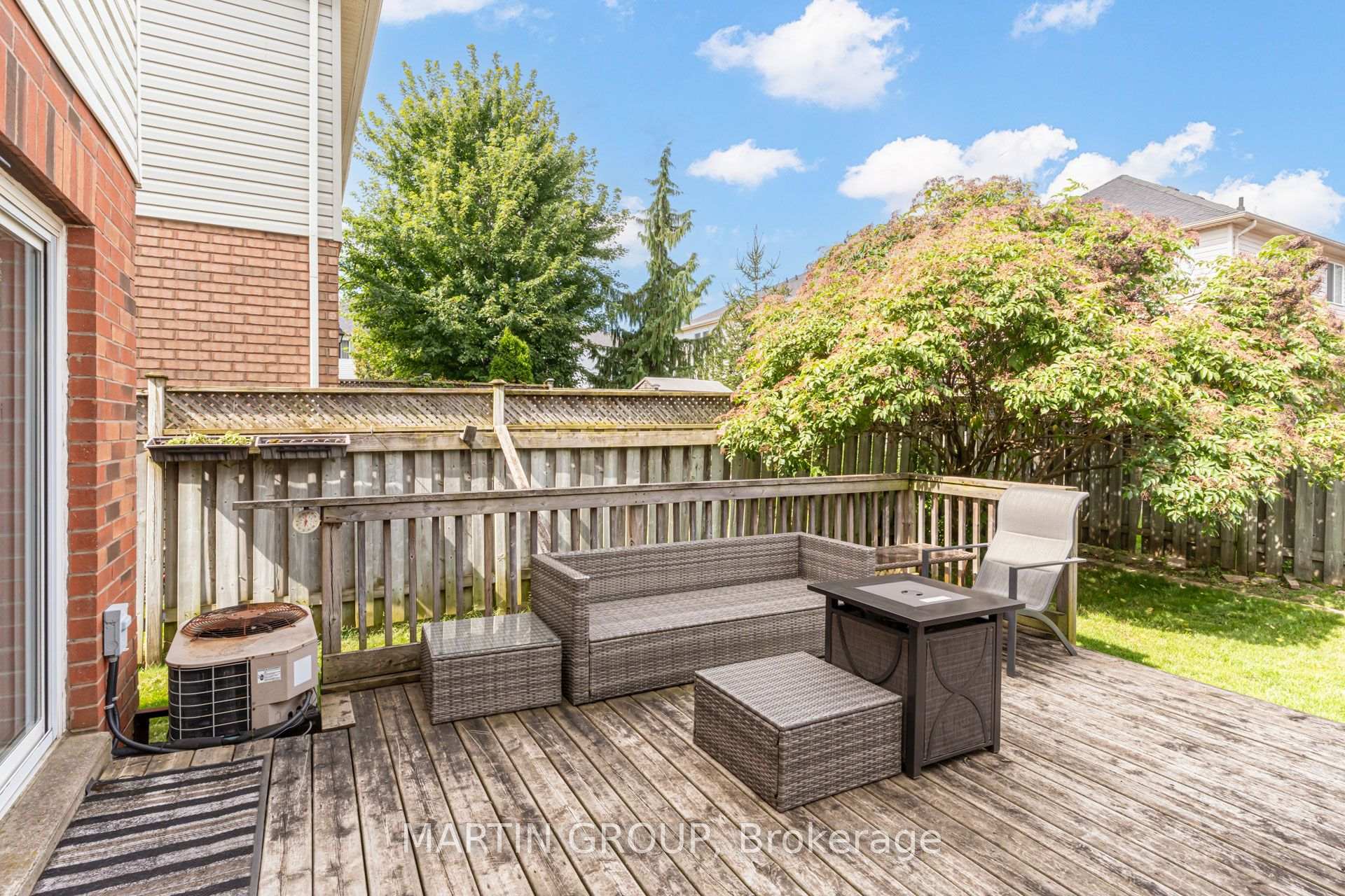 Photo 50 of 33 Slater Court, Hamilton, Waterdown — HOMEH
