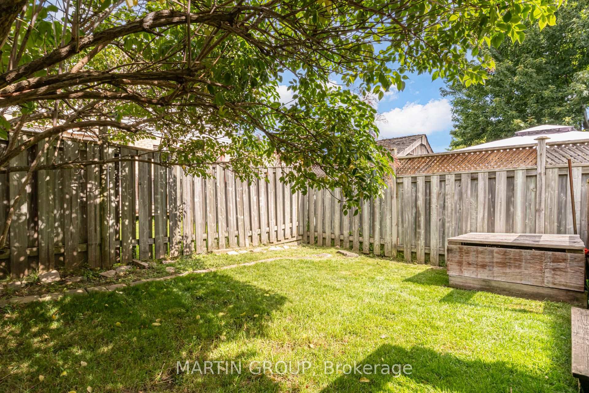 Photo 52 of 33 Slater Court, Hamilton, Waterdown — HOMEH