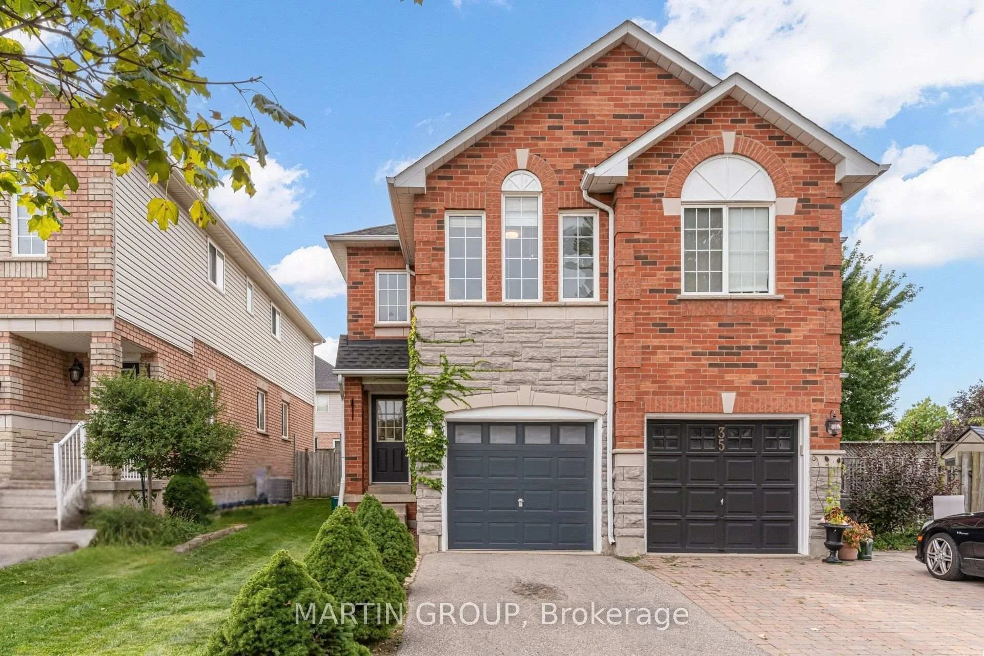 Photo 1 of 33 Slater Court, Hamilton, Waterdown — HOMEH