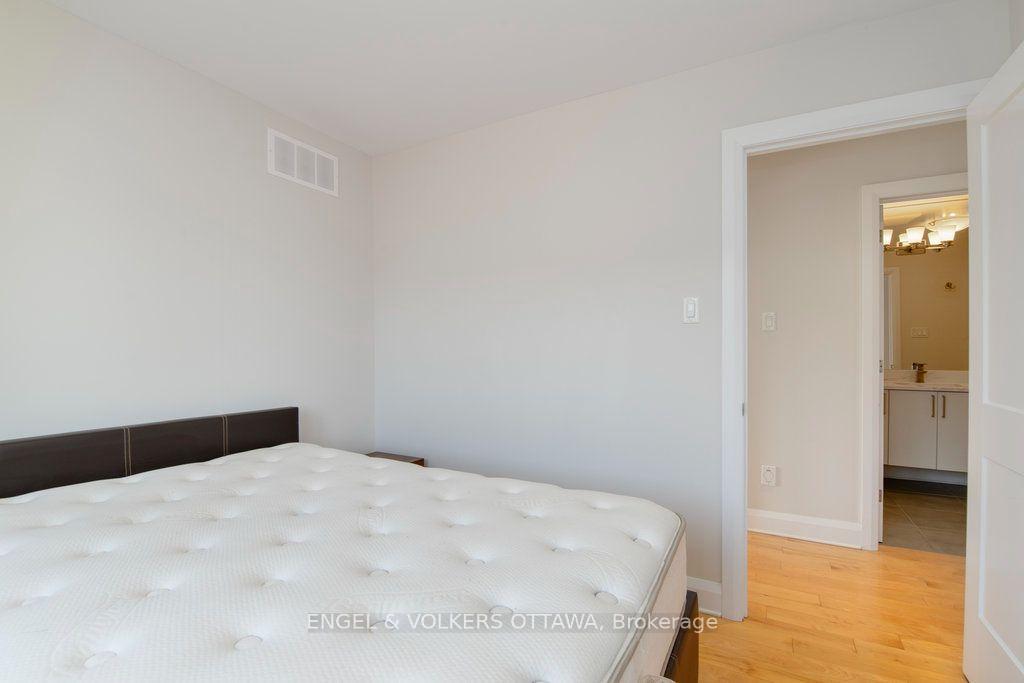 Photo 28 of 1288A Kilborn Avenue, Ottawa, Alta Vista — HOMEH