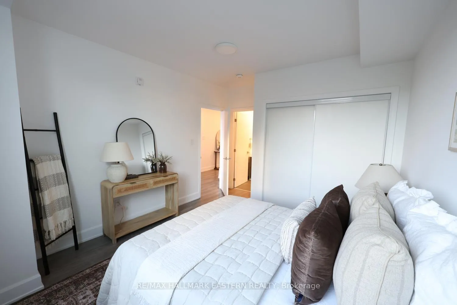 Photo 7 of Unit 308, 195 Hunter Street E, Peterborough, Ashburnham Ward 4 — HOMEH