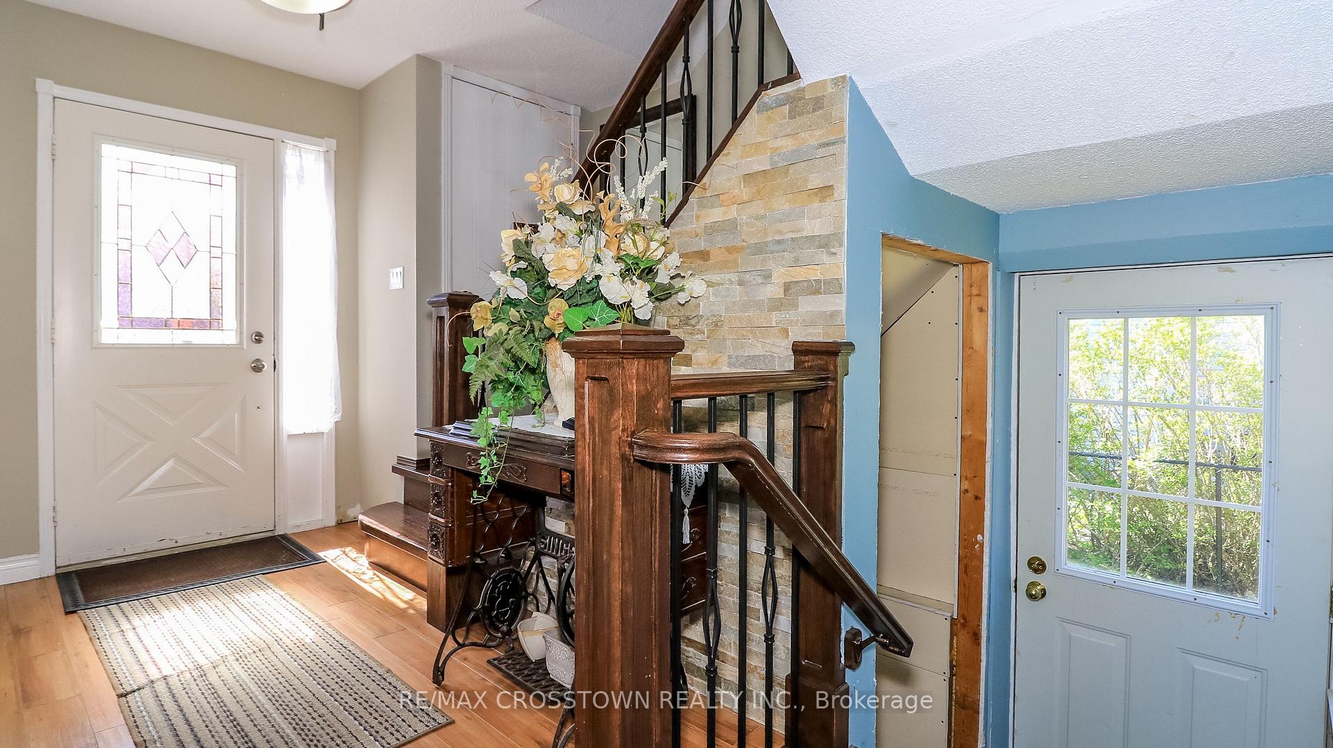 Photo 3 of 67 Donald Crescent, Wasaga Beach — HOMEH