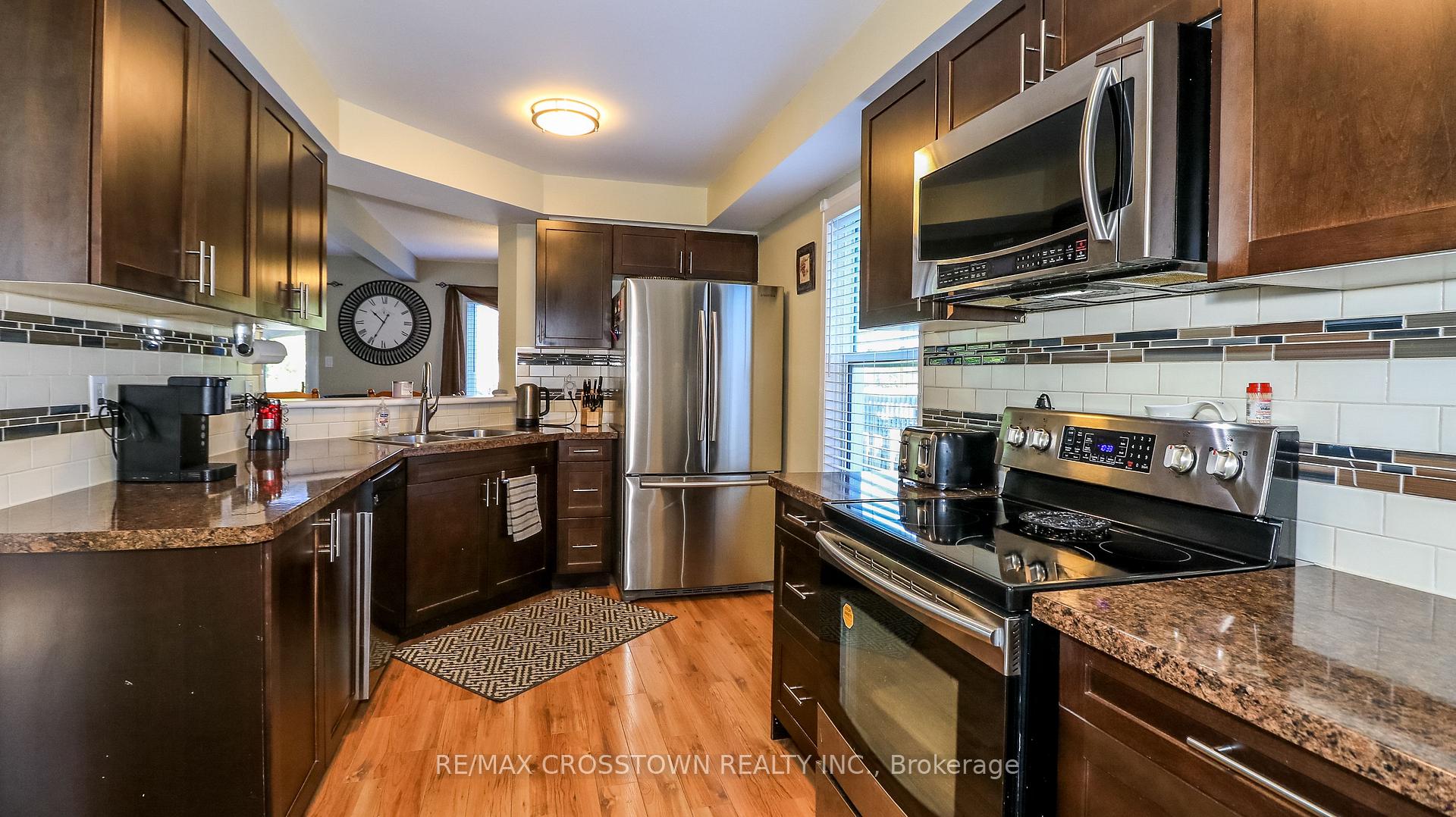 Photo 4 of 67 Donald Crescent, Wasaga Beach — HOMEH