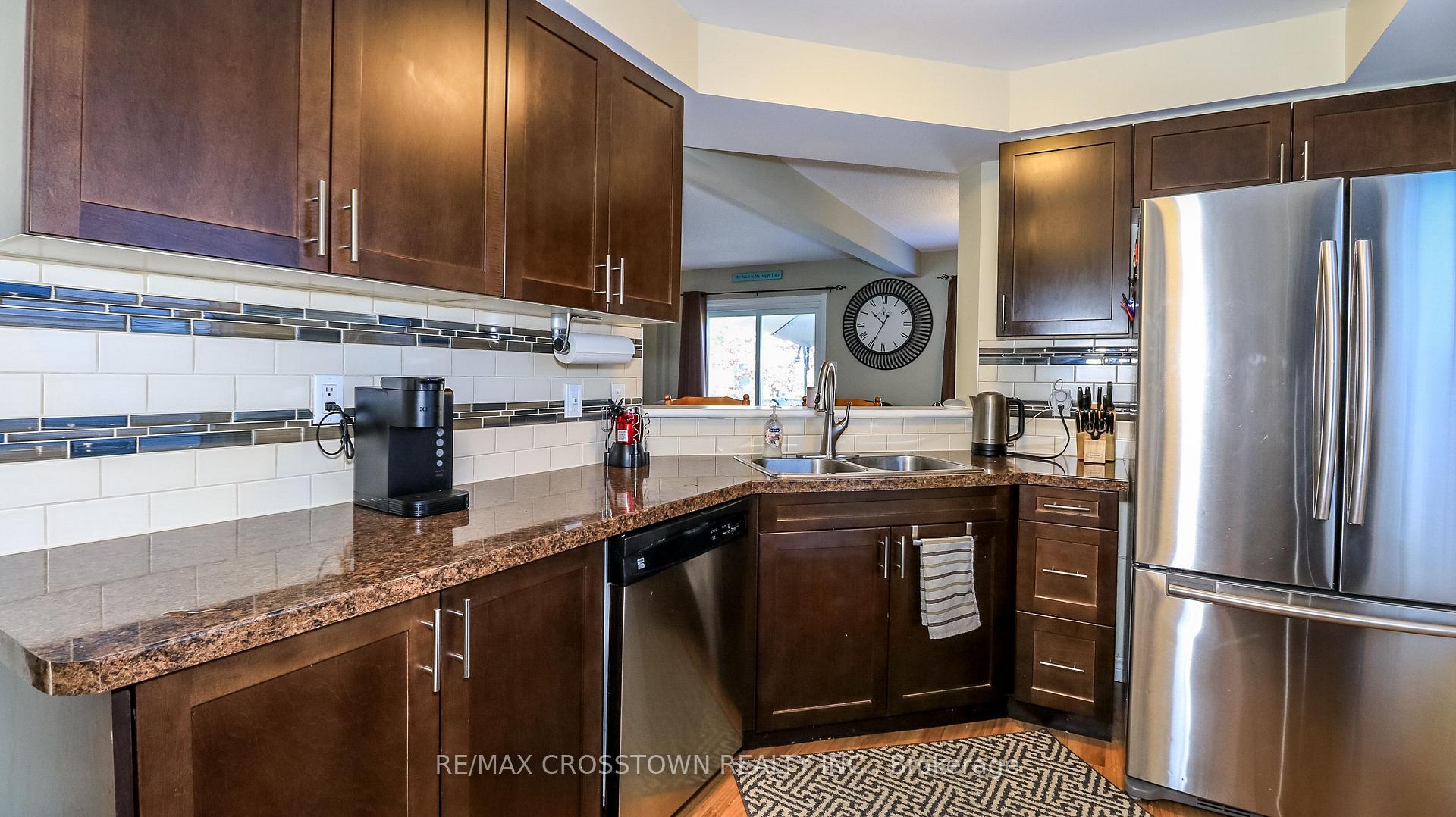 Photo 5 of 67 Donald Crescent, Wasaga Beach — HOMEH