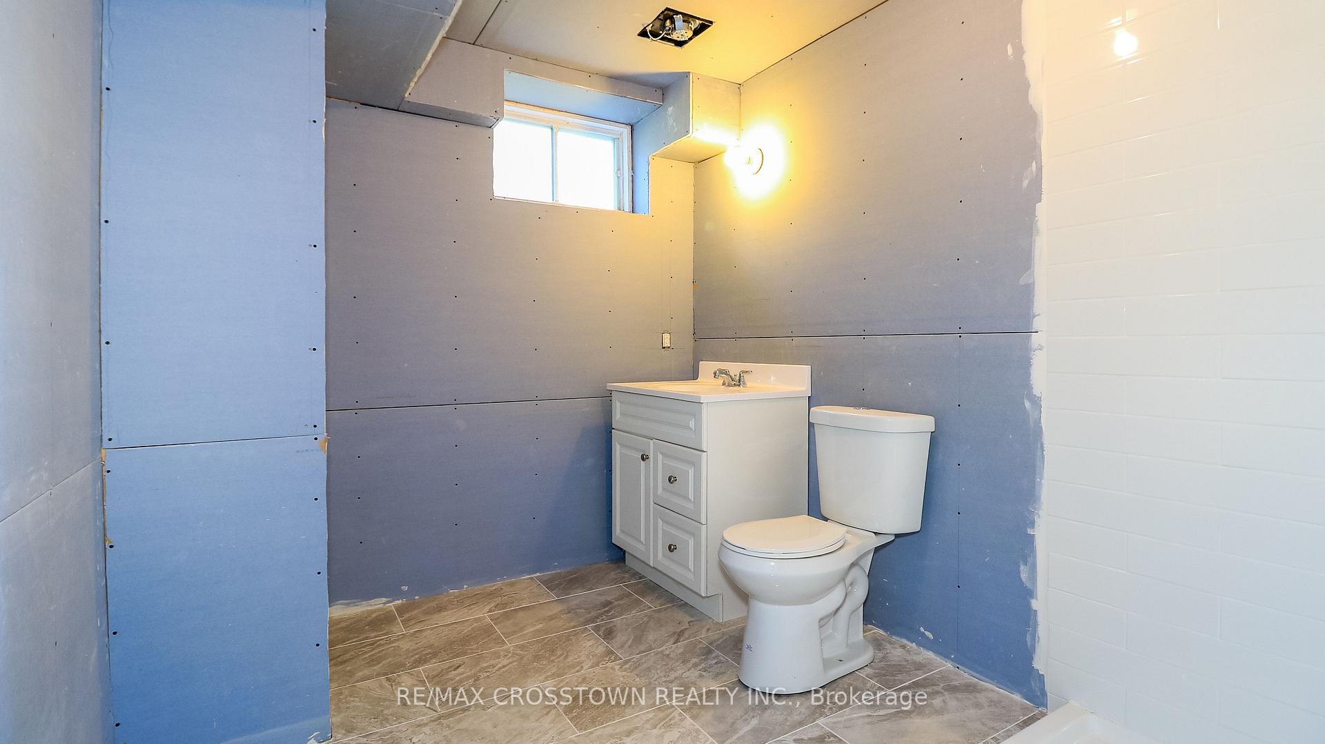 Photo 24 of 67 Donald Crescent, Wasaga Beach — HOMEH