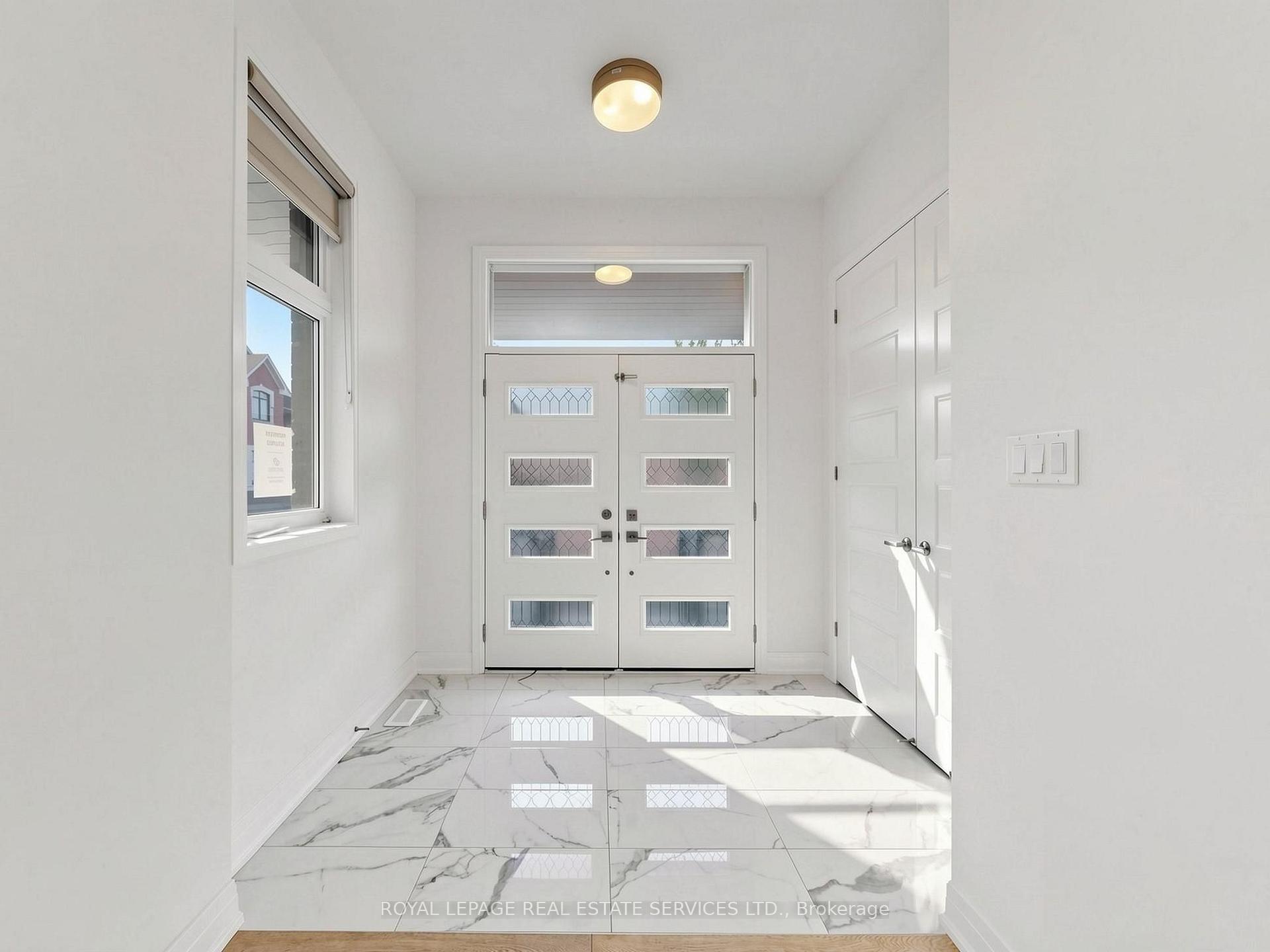 Photo 5 of 1340 Aymond Crescent, Oakville, Joshua Meadows — HOMEH