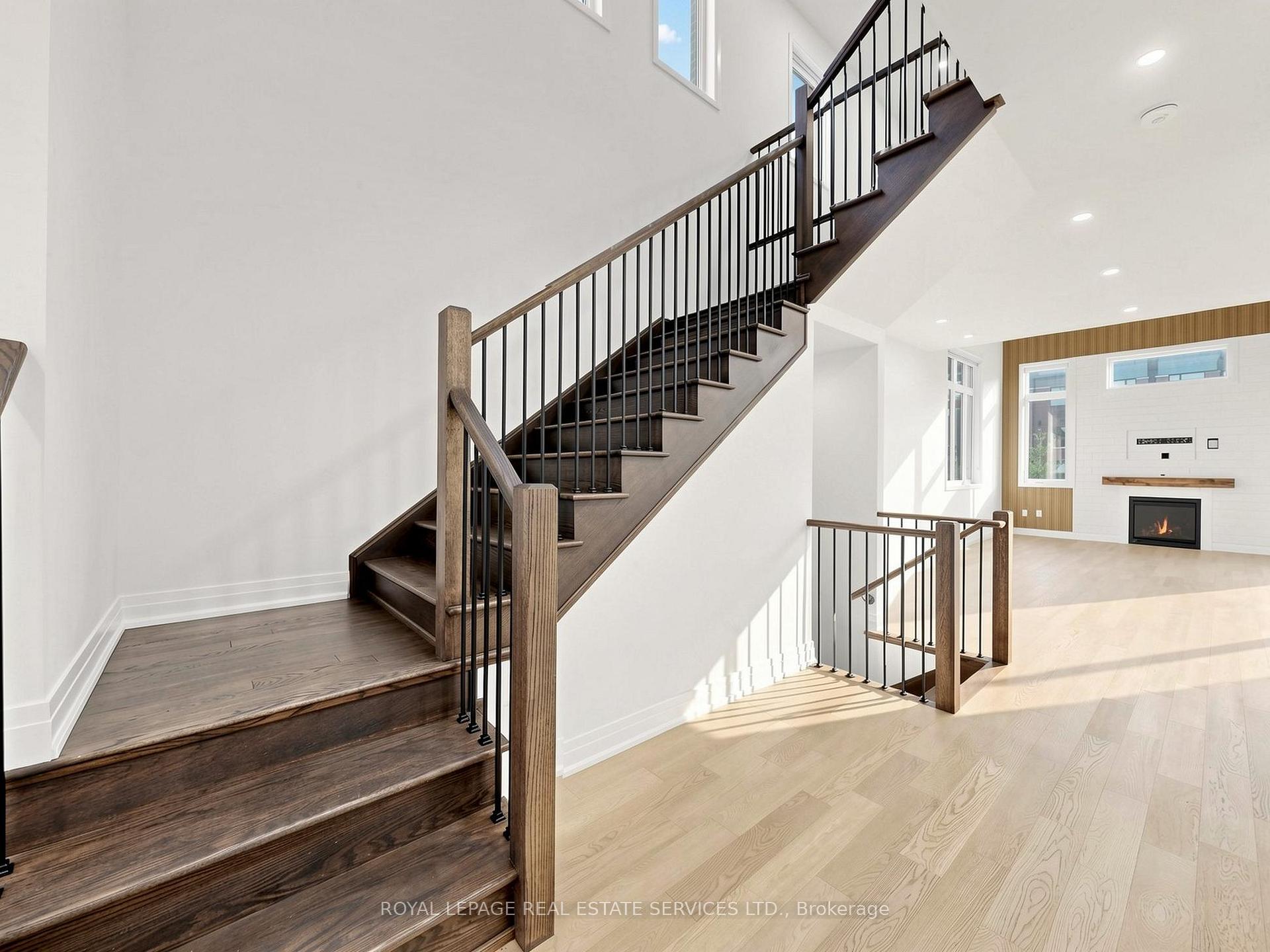 Photo 7 of 1340 Aymond Crescent, Oakville, Joshua Meadows — HOMEH