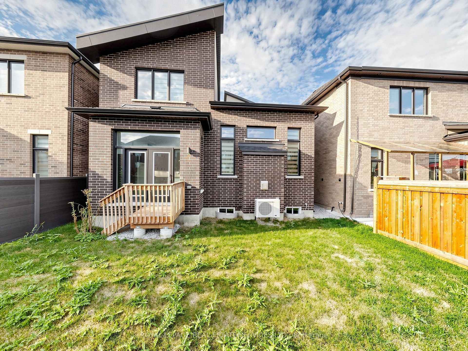 Photo 43 of 1340 Aymond Crescent, Oakville, Joshua Meadows — HOMEH