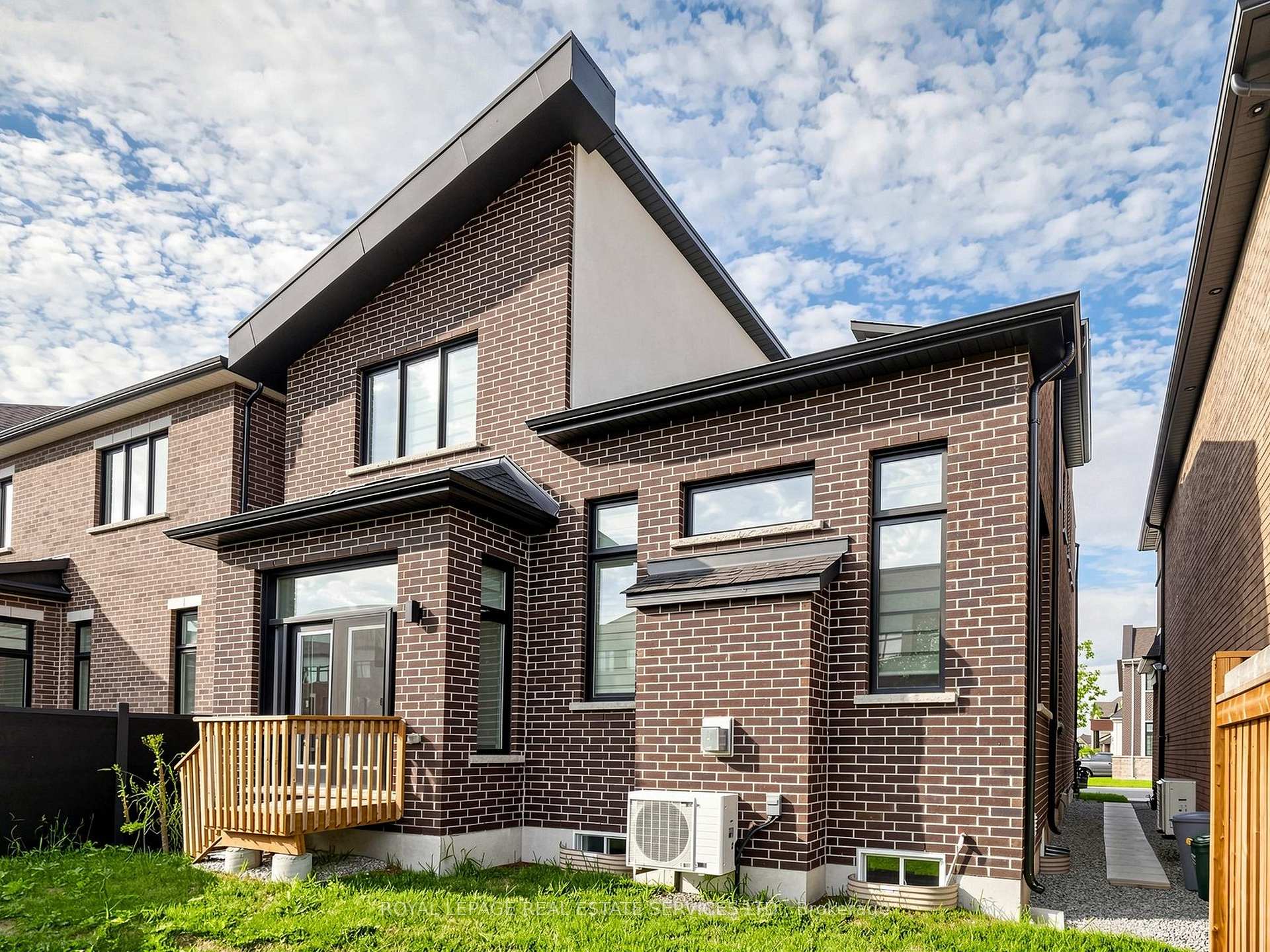Photo 44 of 1340 Aymond Crescent, Oakville, Joshua Meadows — HOMEH