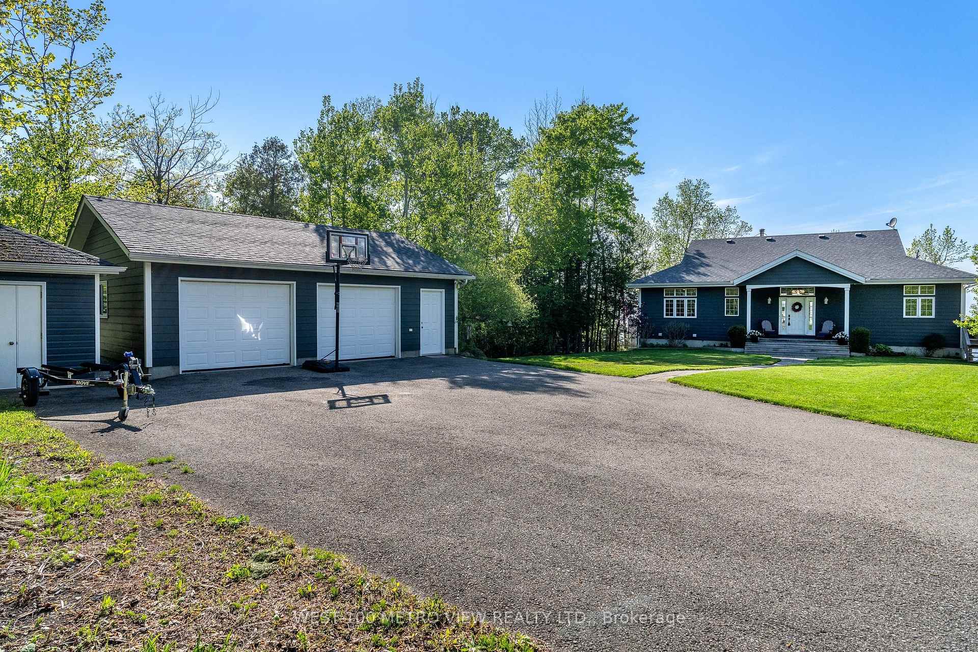 Photo 5 of 458 Silver Birch Drive, Tiny, Rural Tiny — HOMEH