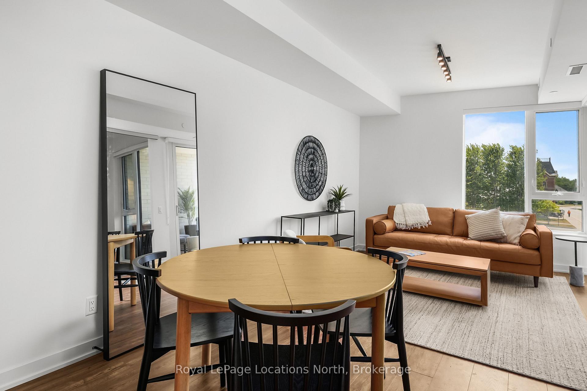 Photo 8 of 31 Huron, Unit 208 Street, Collingwood — HOMEH