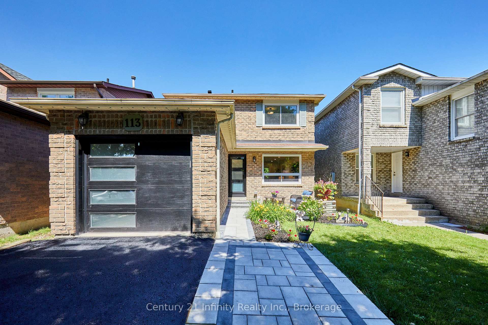 Photo 2 of 113 Daniels Crescent, Ajax, Central West — HOMEH