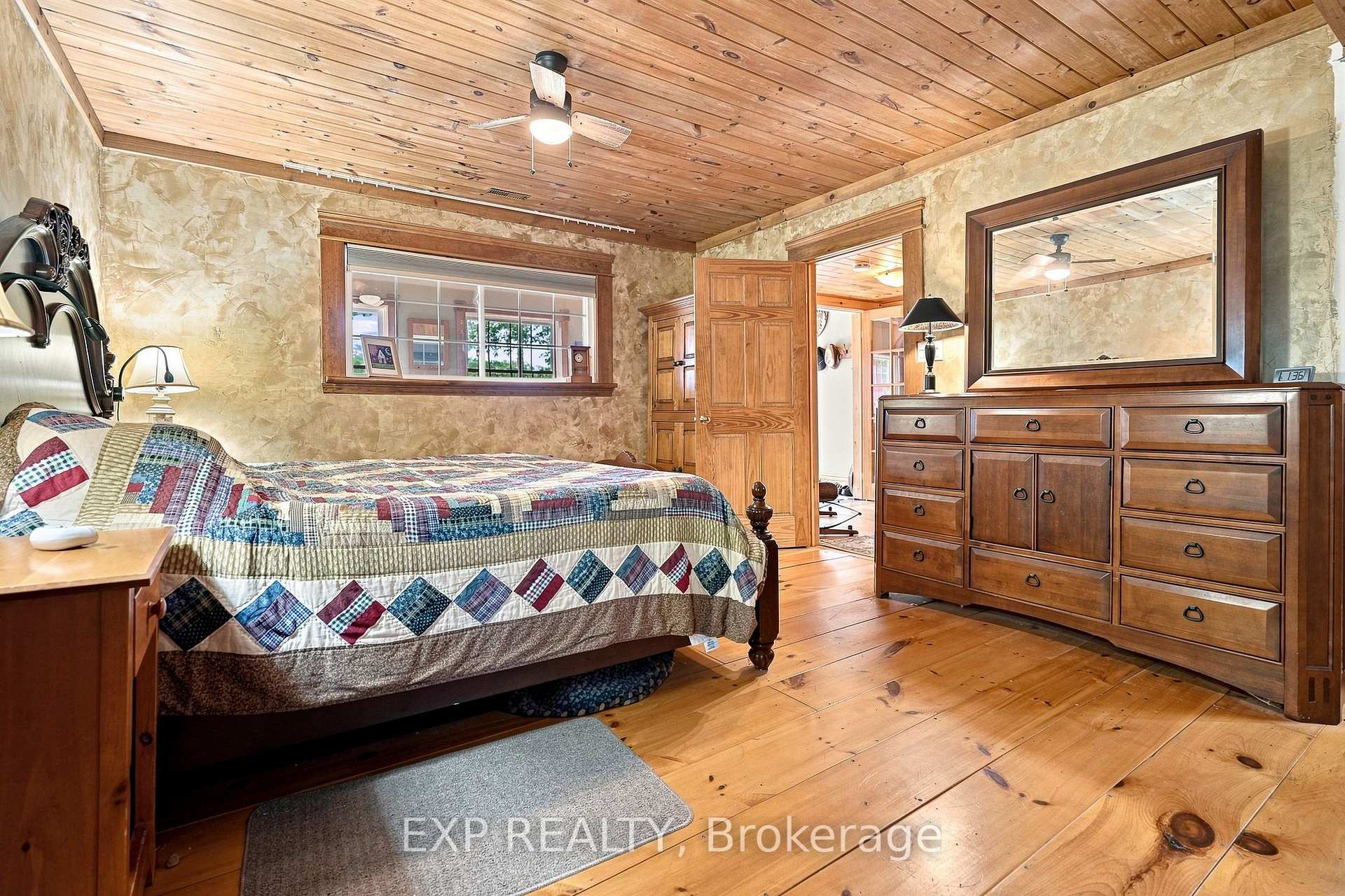 Photo 5 of Unit SR404, 14 Severn River, Muskoka Lakes, Wood (Muskoka Lakes) — HOMEH