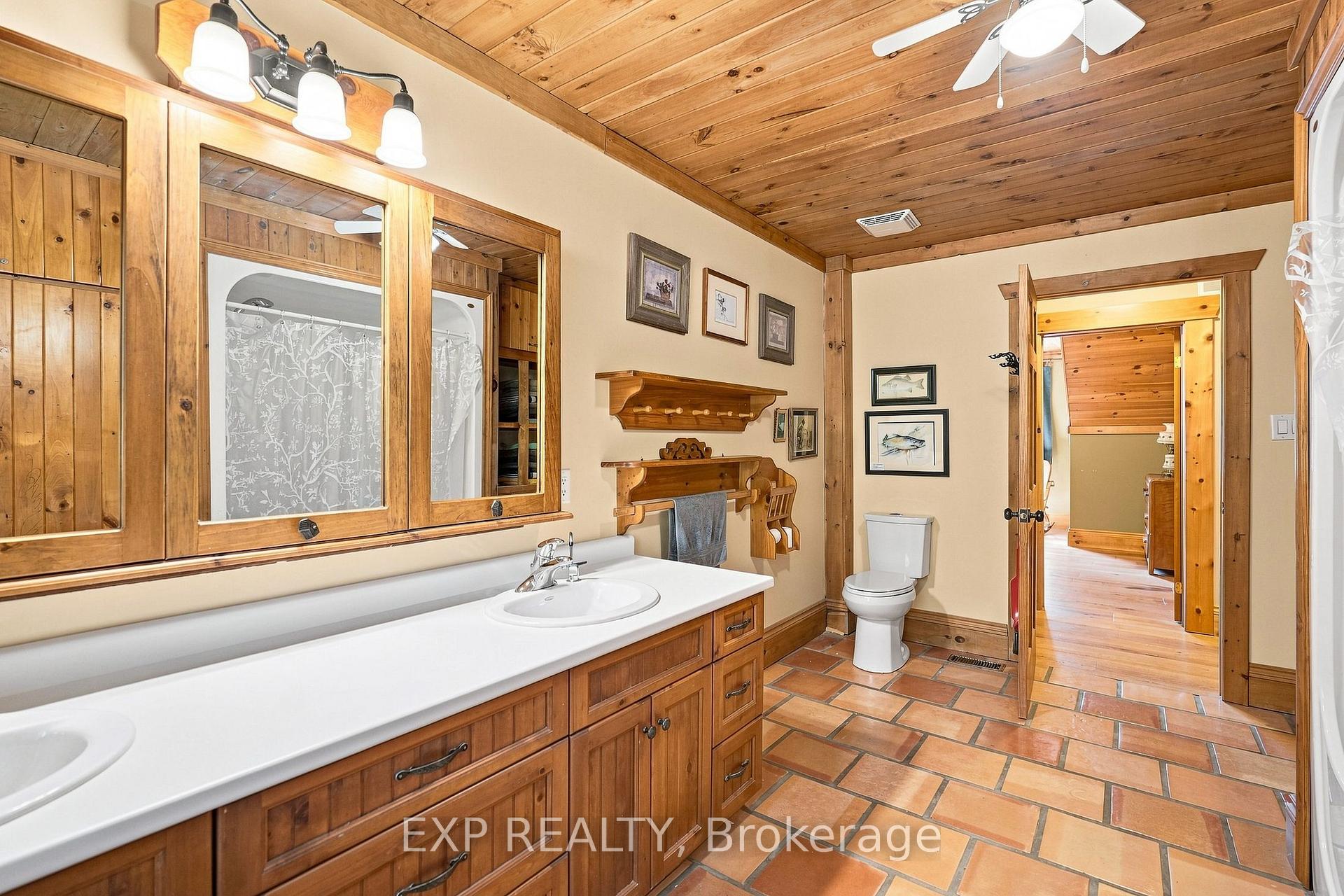 Photo 20 of Unit SR404, 14 Severn River, Muskoka Lakes, Wood (Muskoka Lakes) — HOMEH