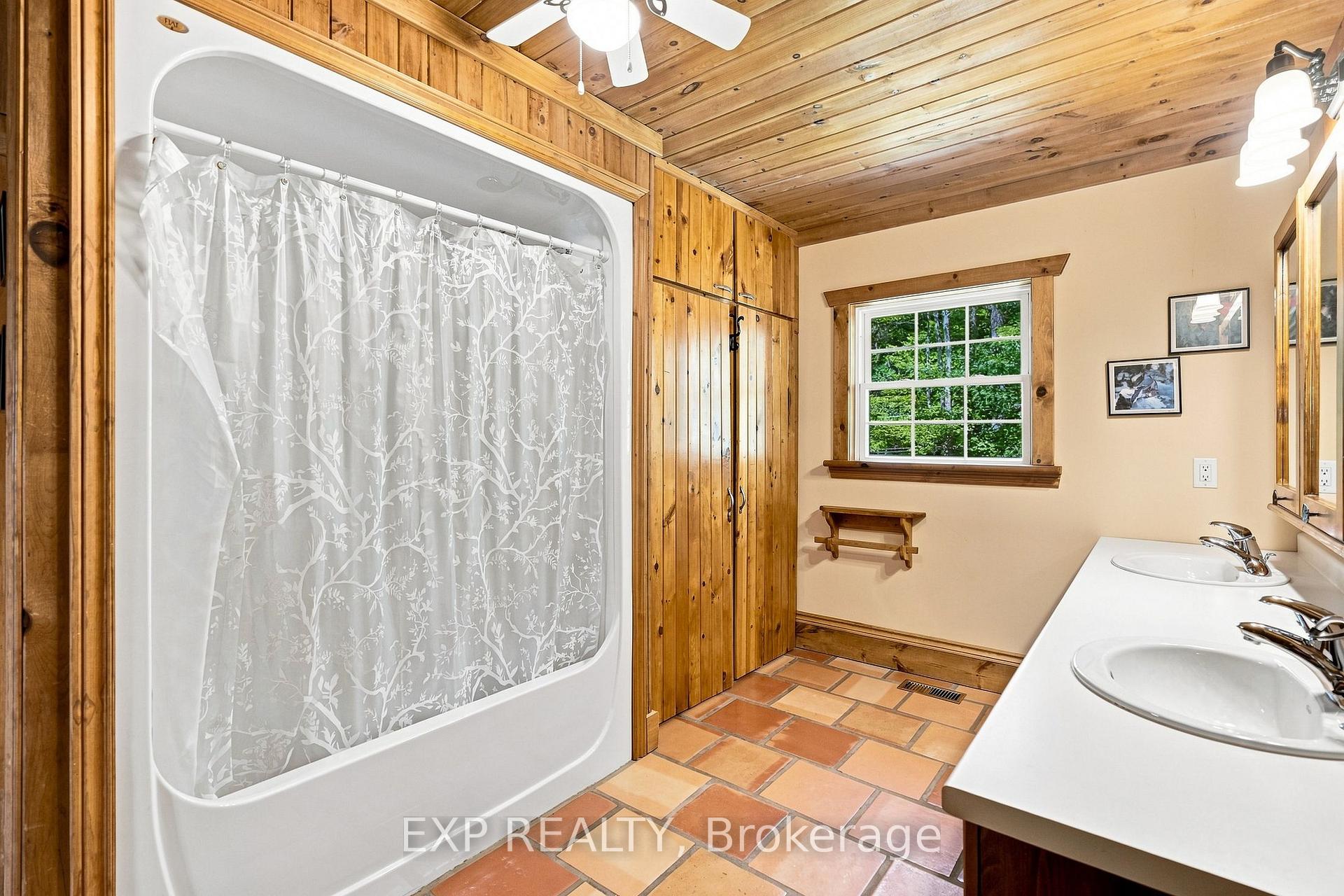 Photo 21 of Unit SR404, 14 Severn River, Muskoka Lakes, Wood (Muskoka Lakes) — HOMEH