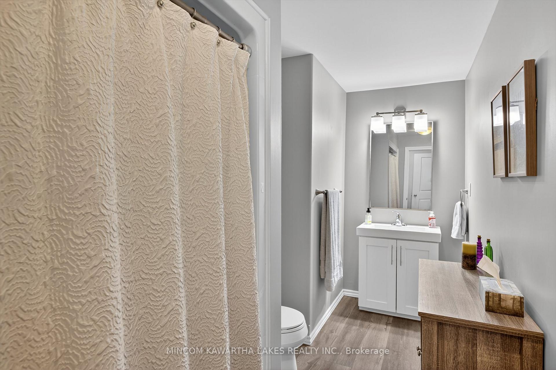 Photo 41 of 127 Milroy Drive, Peterborough, Northcrest Ward 5 — HOMEH