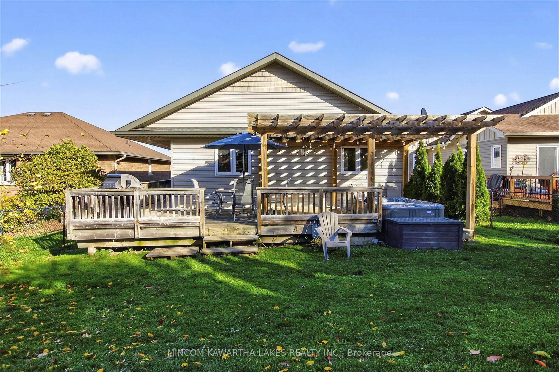 Photo 44 of 127 Milroy Drive, Peterborough, Northcrest Ward 5 — HOMEH
