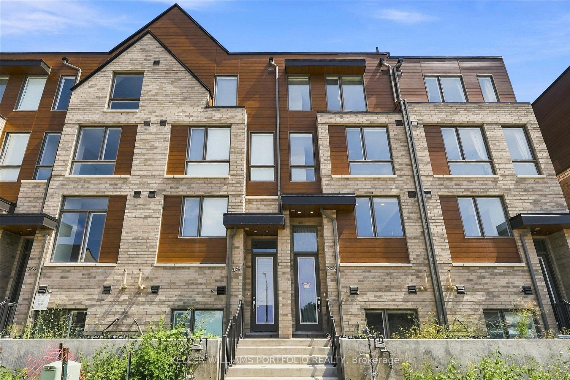 Photo 1 of 372 Lawrence Heights Way, Toronto, Bedford Park-Nortown — HOMEH