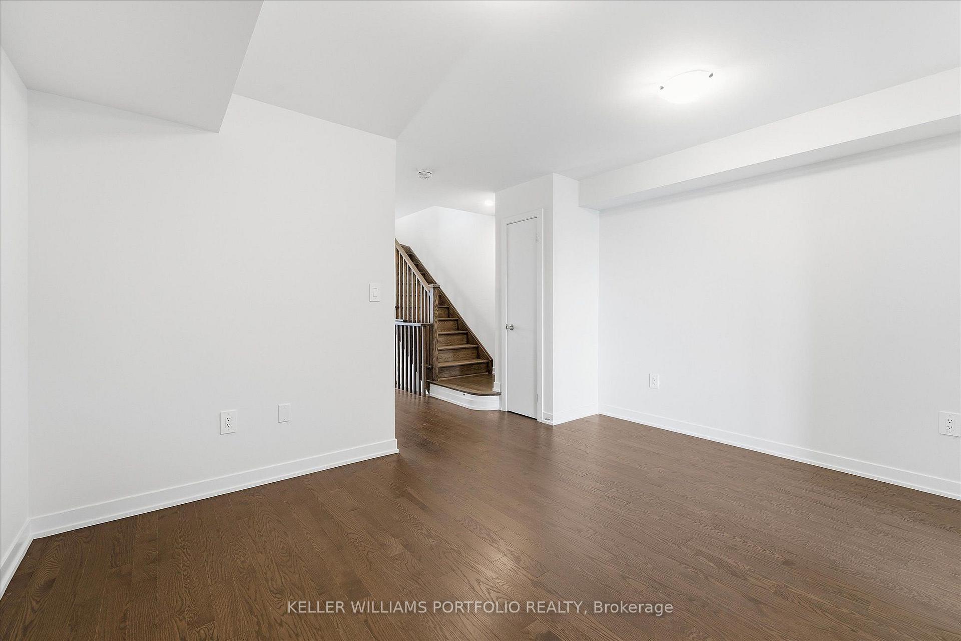Photo 19 of 372 Lawrence Heights Way, Toronto, Bedford Park-Nortown — HOMEH