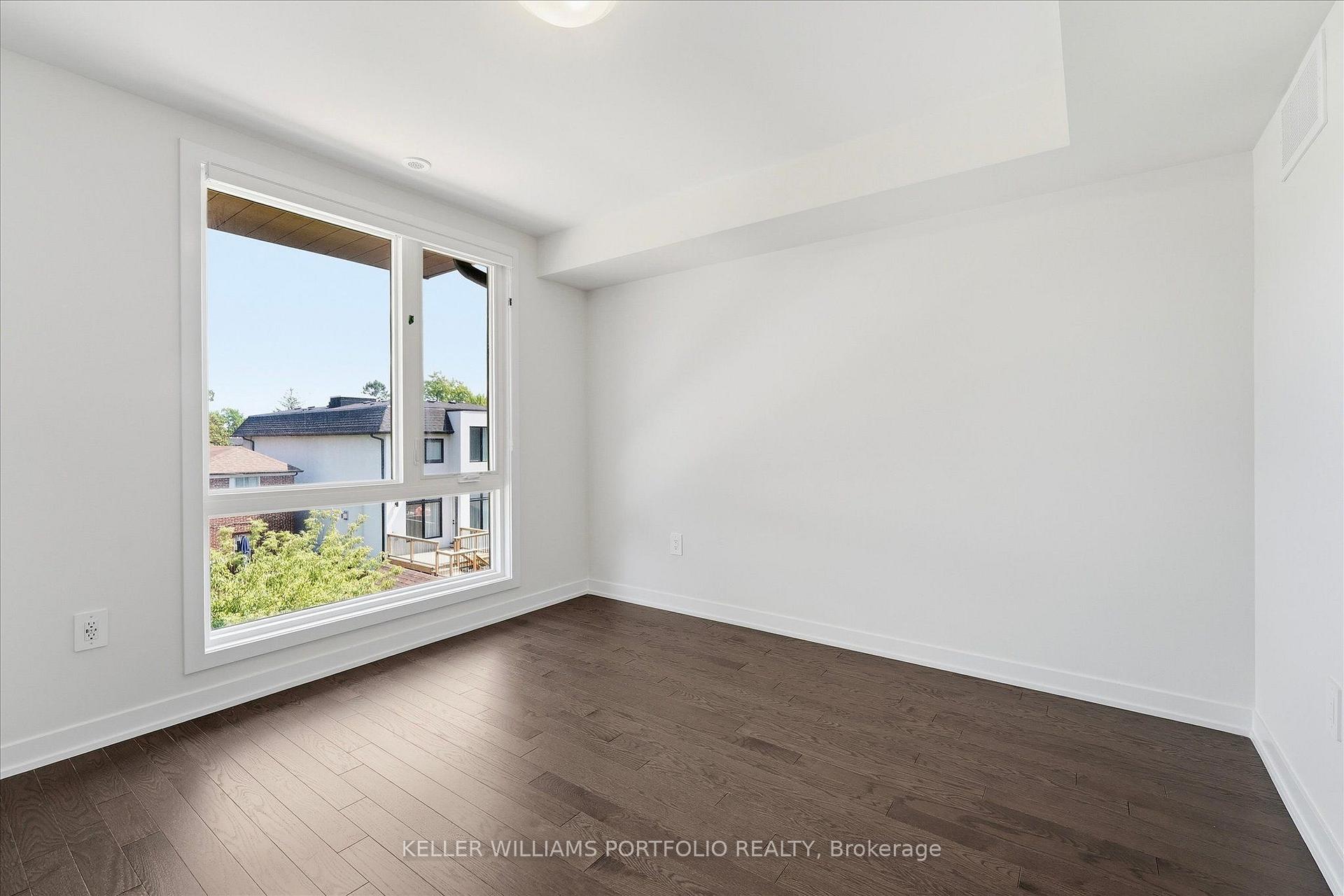 Photo 21 of 372 Lawrence Heights Way, Toronto, Bedford Park-Nortown — HOMEH