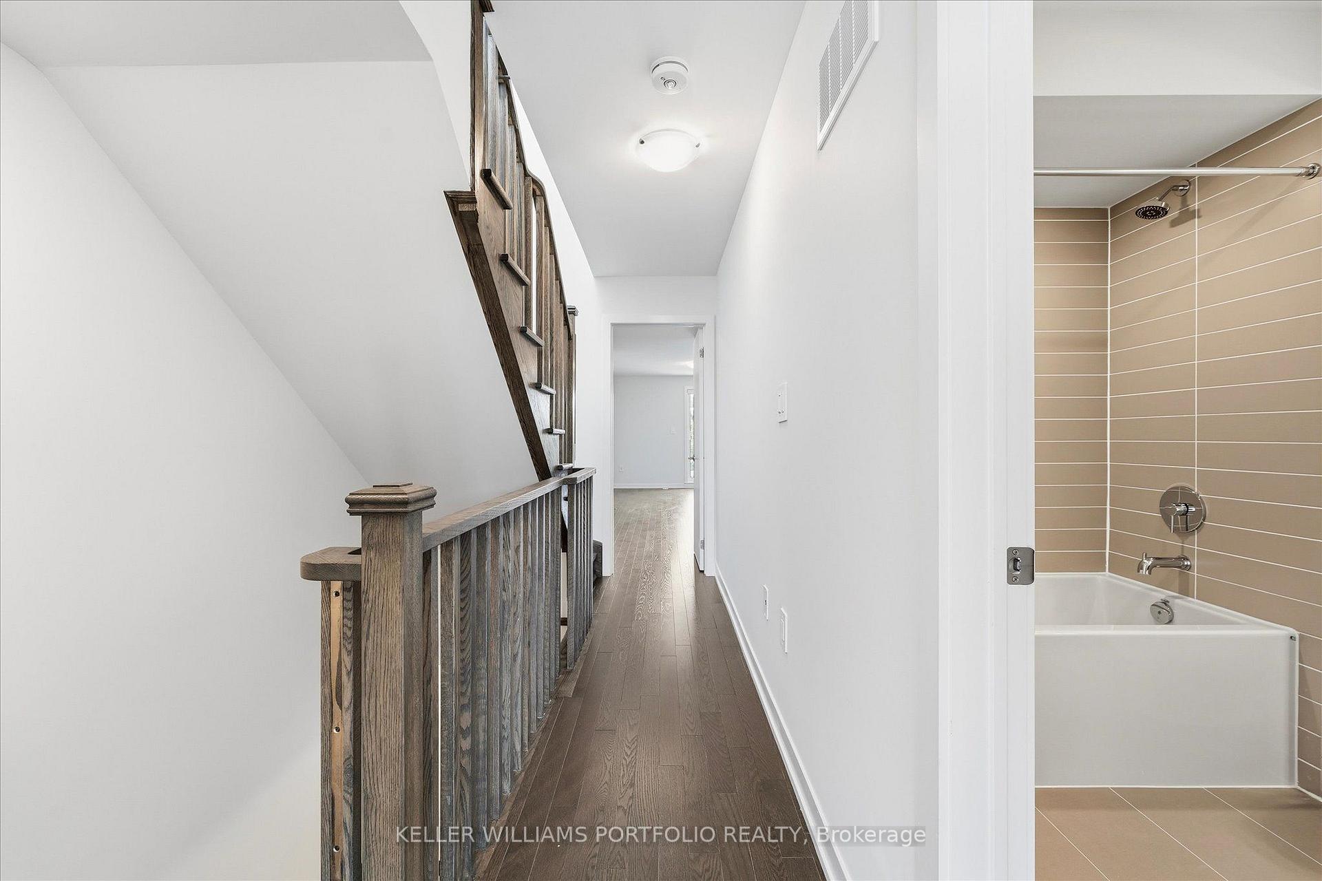 Photo 24 of 372 Lawrence Heights Way, Toronto, Bedford Park-Nortown — HOMEH