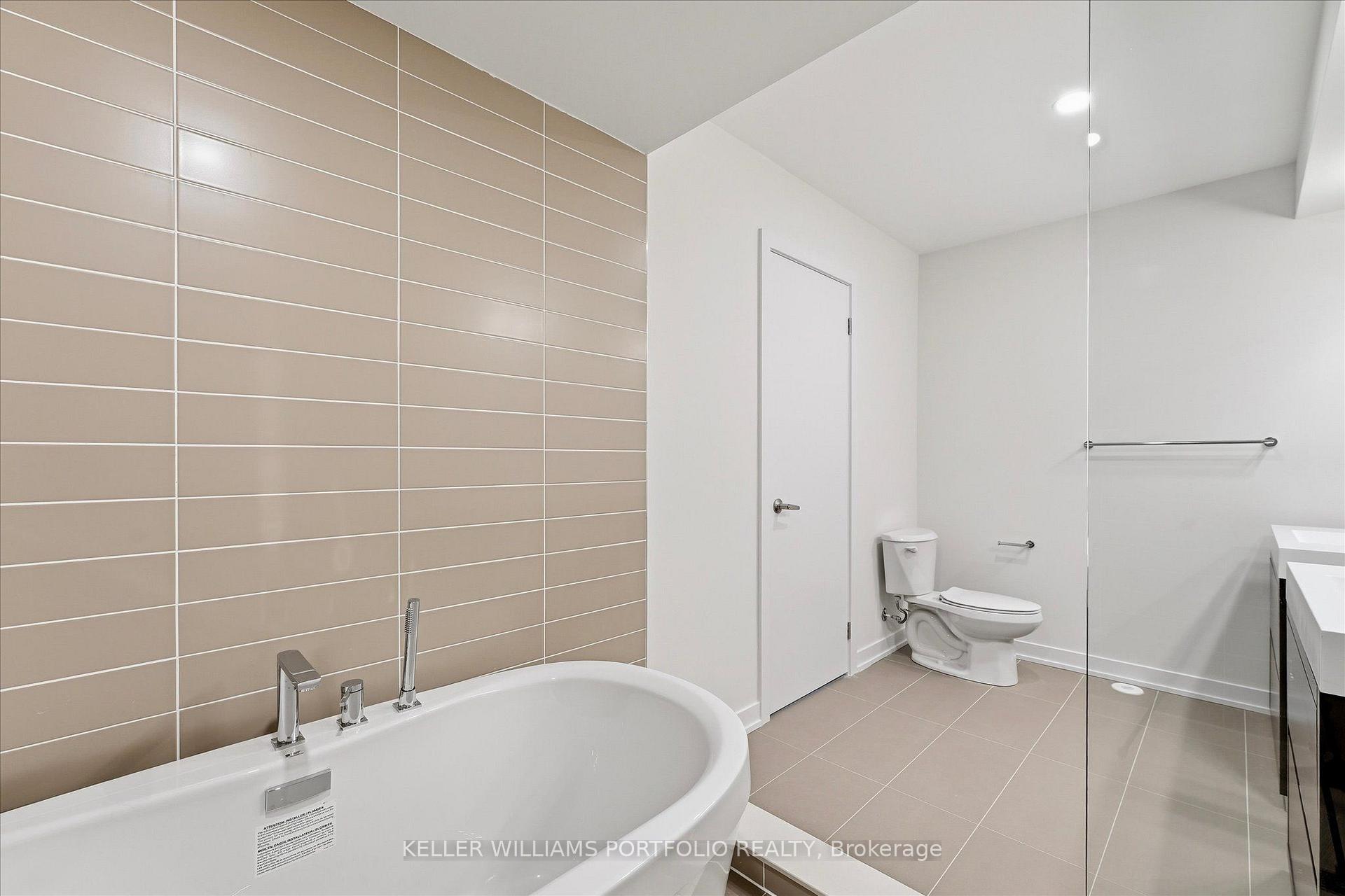 Photo 32 of 372 Lawrence Heights Way, Toronto, Bedford Park-Nortown — HOMEH